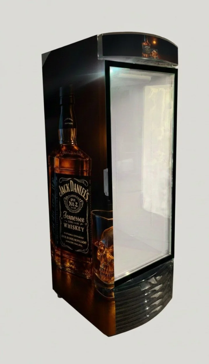 Cervejeira Semi nova 8.5 Caixas