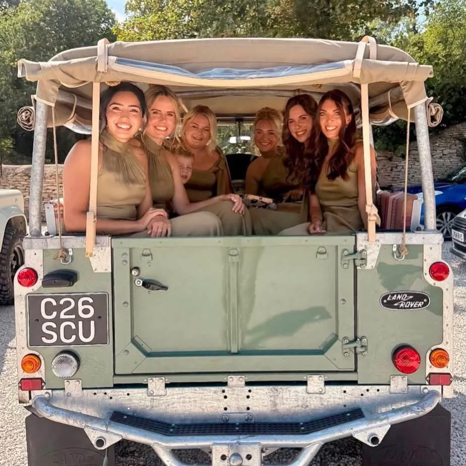 Sneak peek from the beautiful Carlie &amp; Jamie&rsquo;s wedding day 🤍

The bridesmaids even matched the Rover perfectly! 🥹✨

More photos from this gorgeous day to follow - we LOVE seeing your photos, so please keep sending them our way! 📸🤍