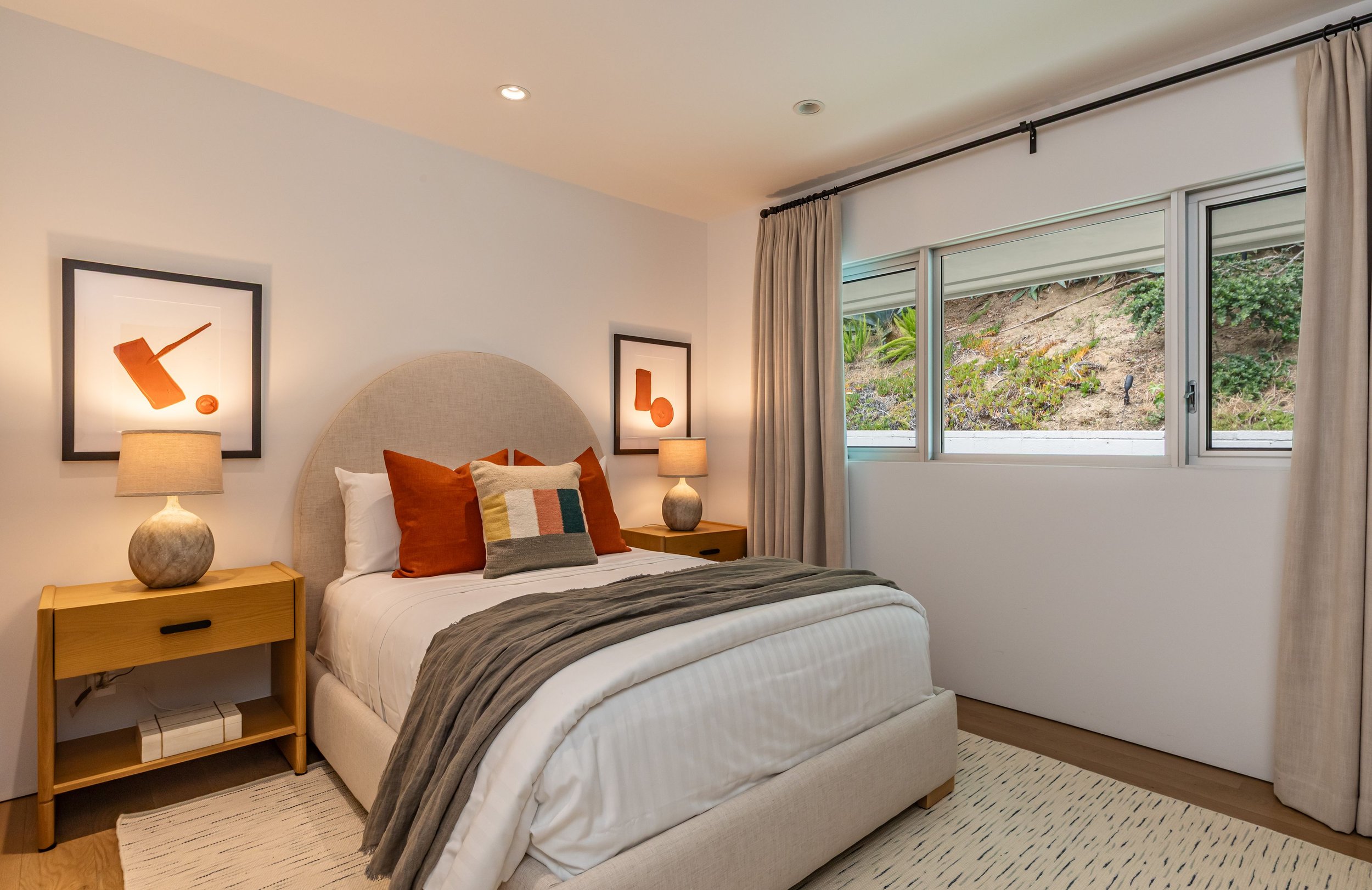 16 1667RisingGlen068.jpg
