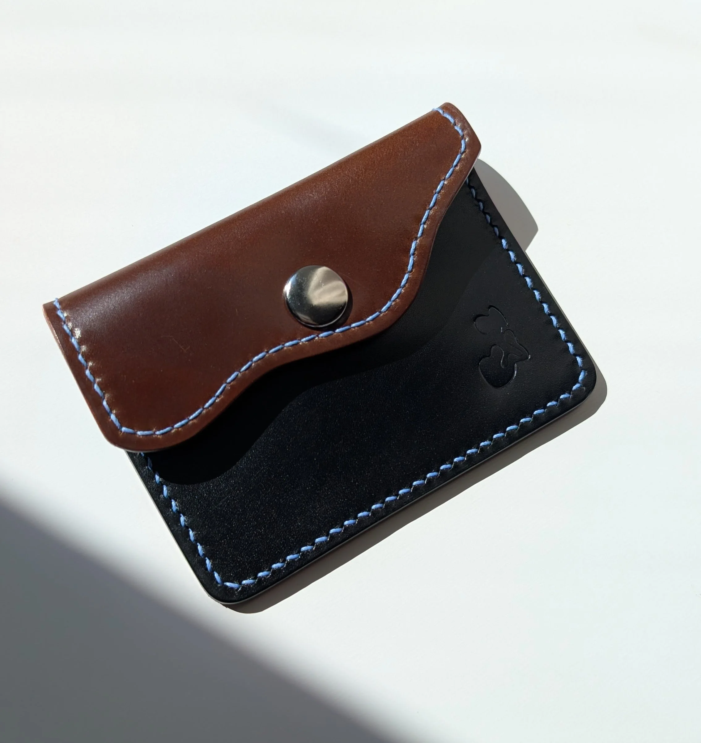 CONTRAST SNAP WALLET