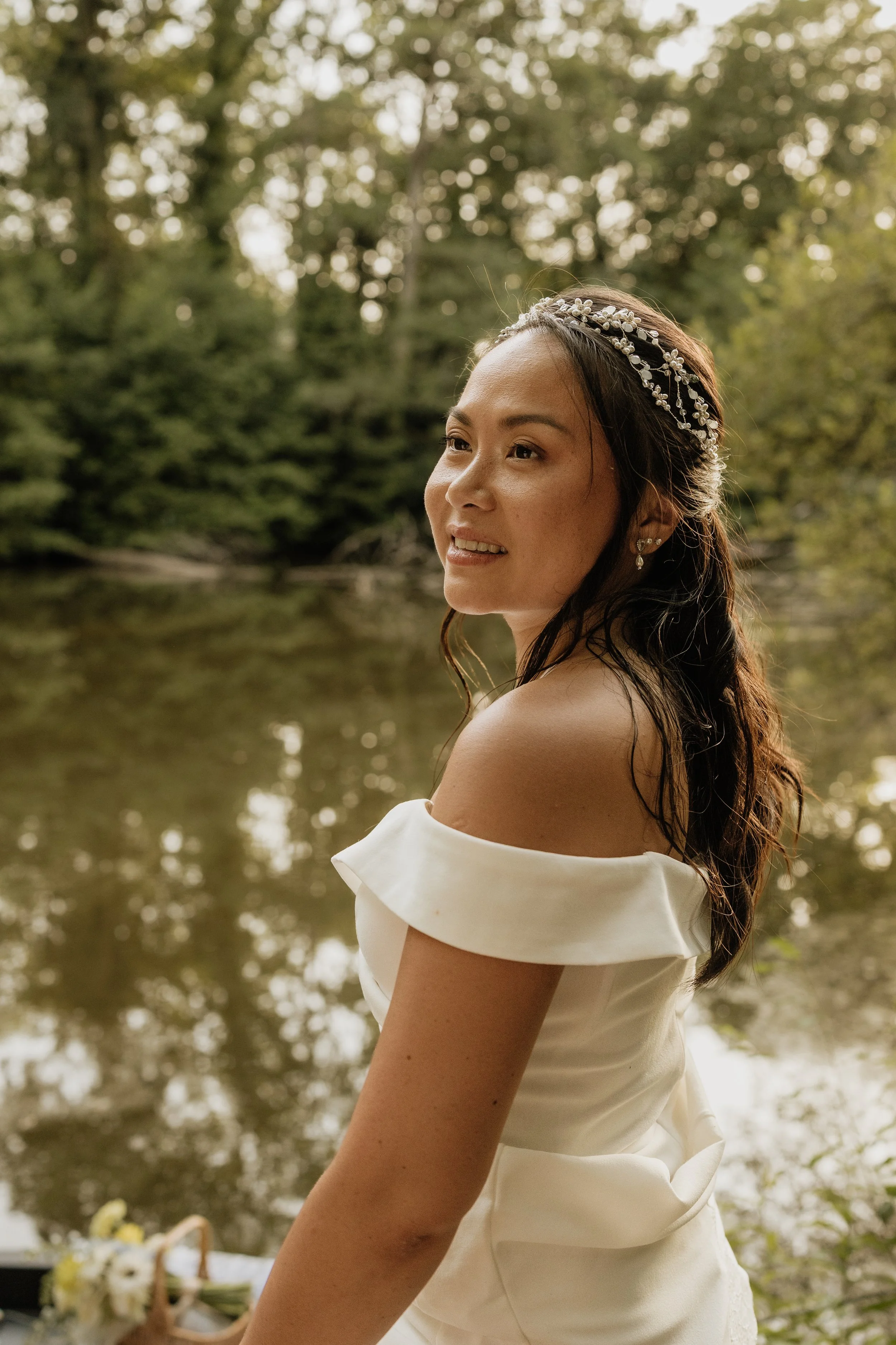 Maquillage et coiffure mariée bohème en Bretagne