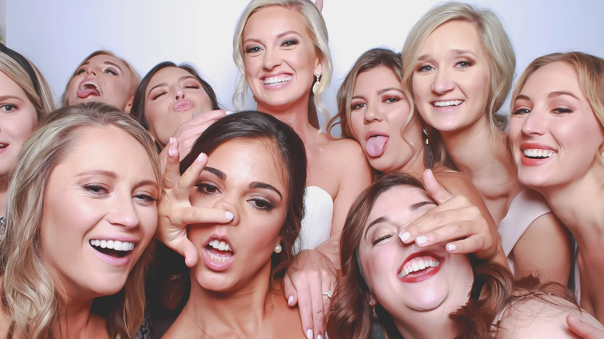 Will Wedding Guests Actually Use a Photo Booth?