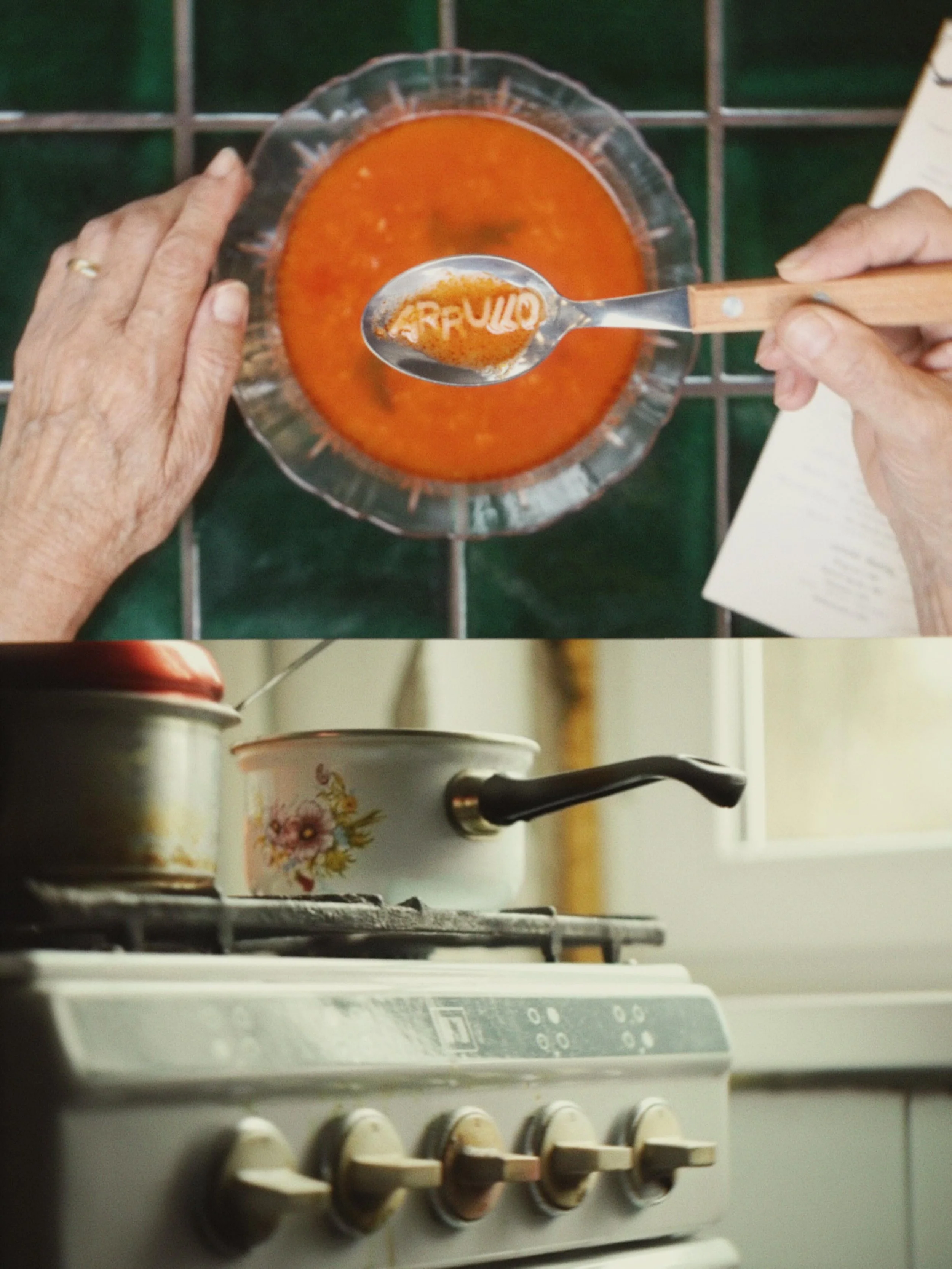 Cocina con estufa y olla, vista desde abajo.
