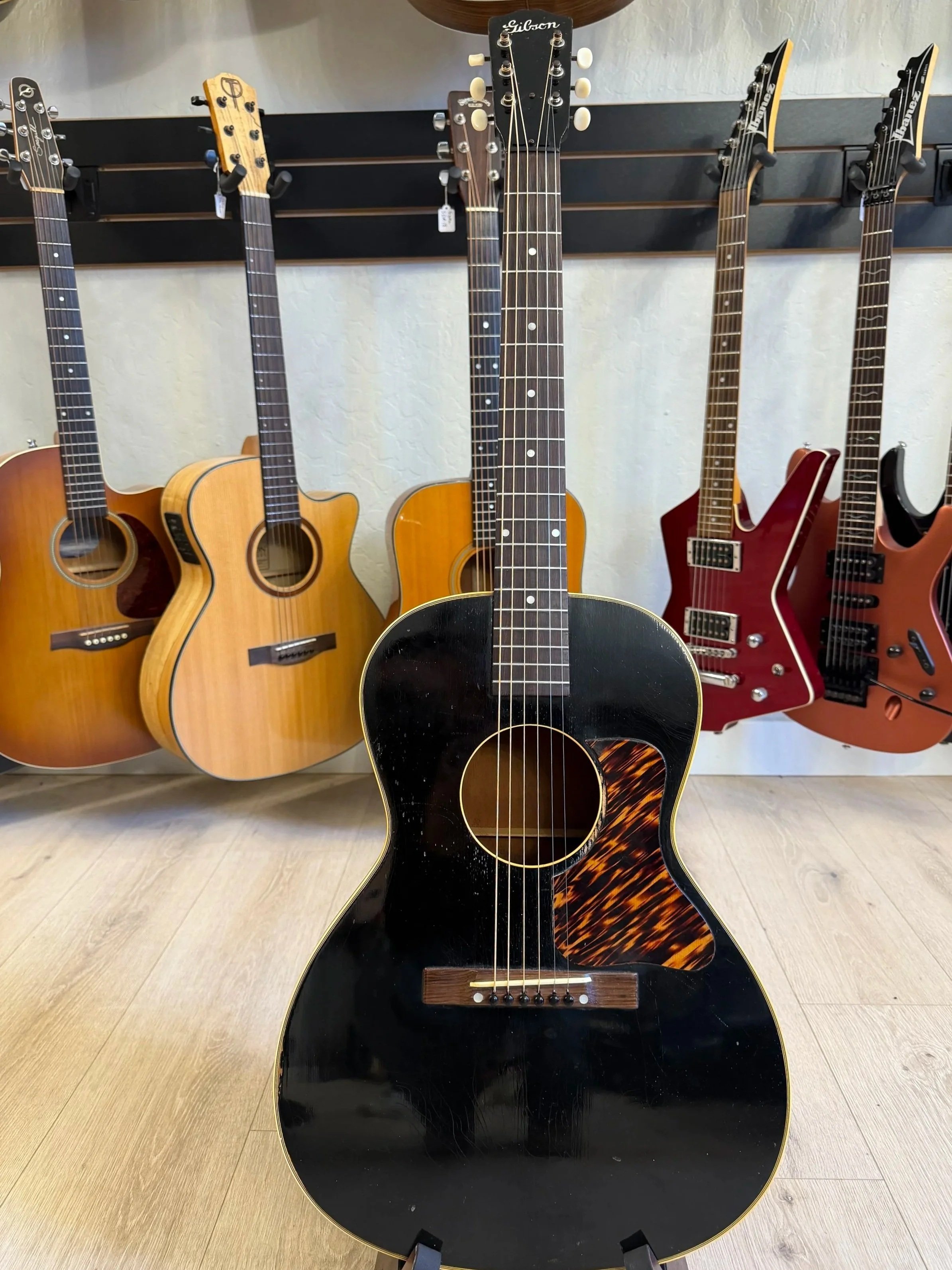 1942 Gibson L-00 pre-banner acoustic guitar with original black finish for sale by Bennett Instruments