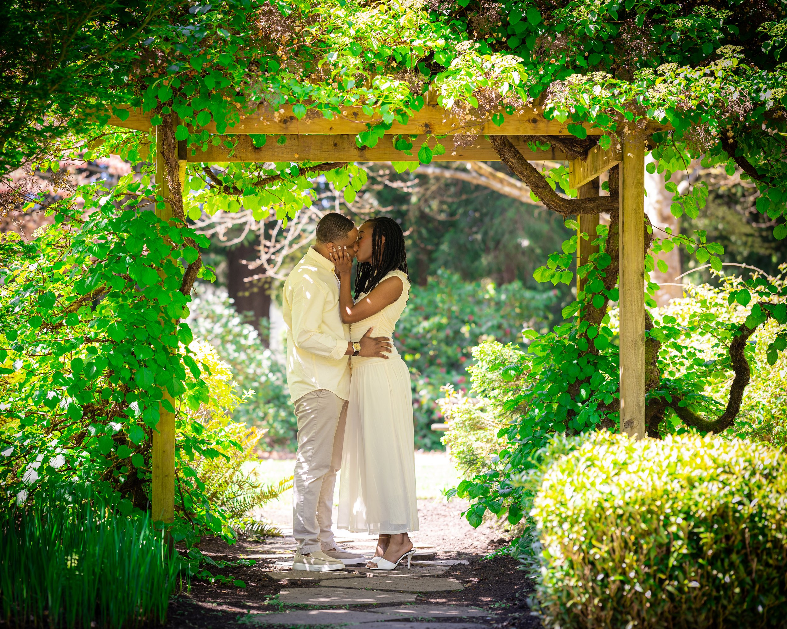 sendall-gardens-save-the-date-session-01.jpg.jpg