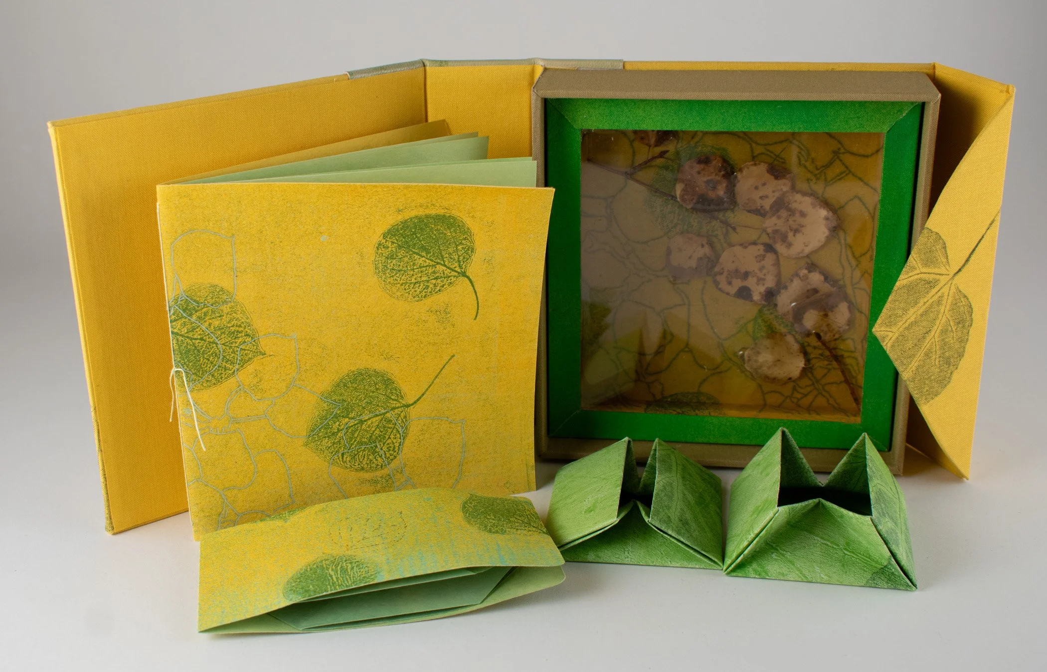 I-Pando-deluxe-yellow-c.jpg