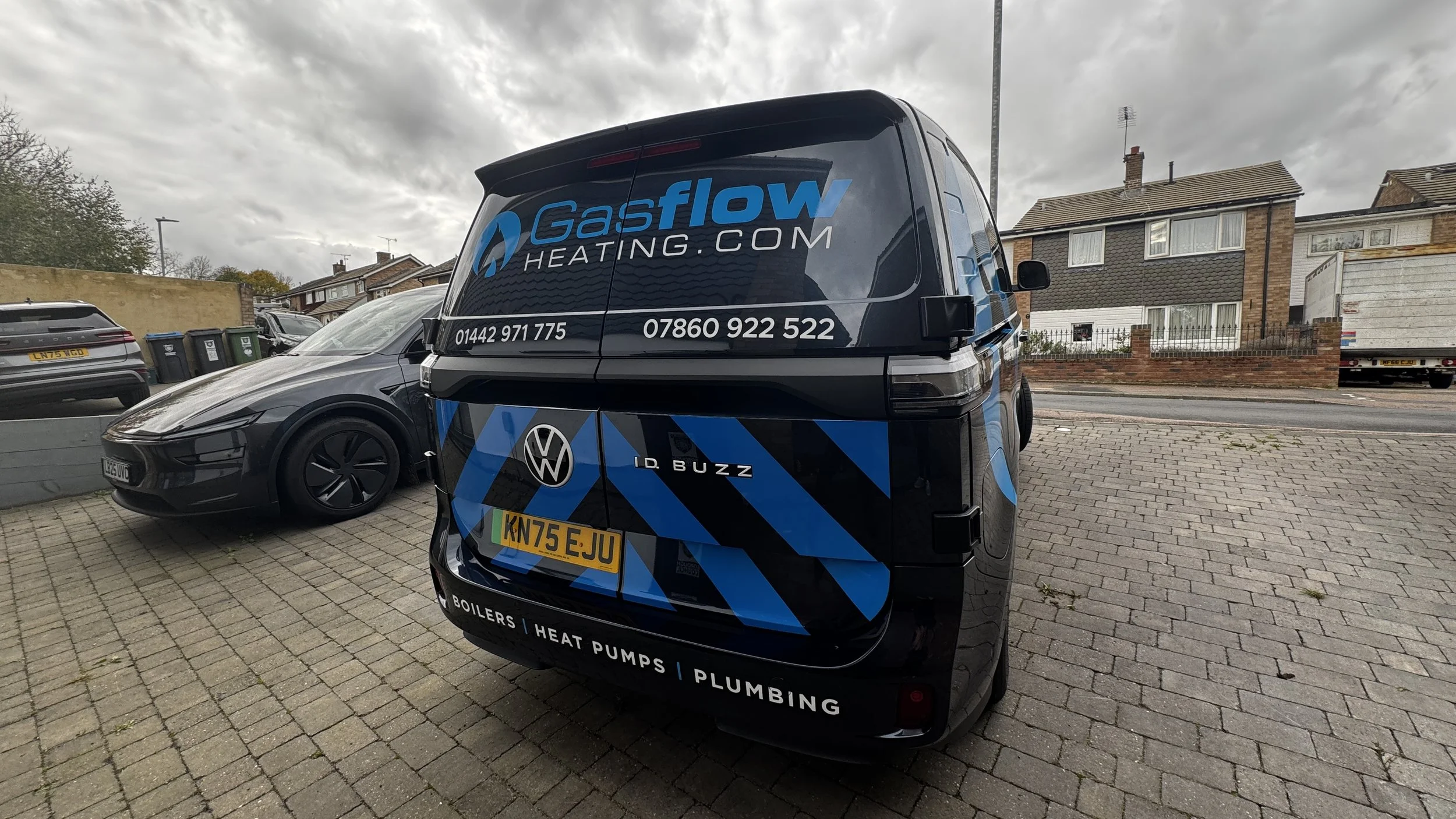 Gasflow Heating reflective rear vehicle graphics and custom commercial van signage.JPG