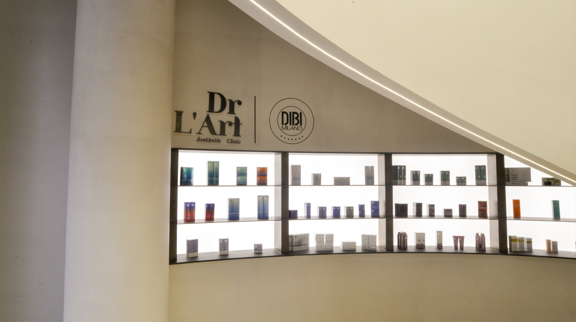 Dr-LArt-Oxford-street-reception-hallway-large-vinyl-wall-decal-graphic-.jpg