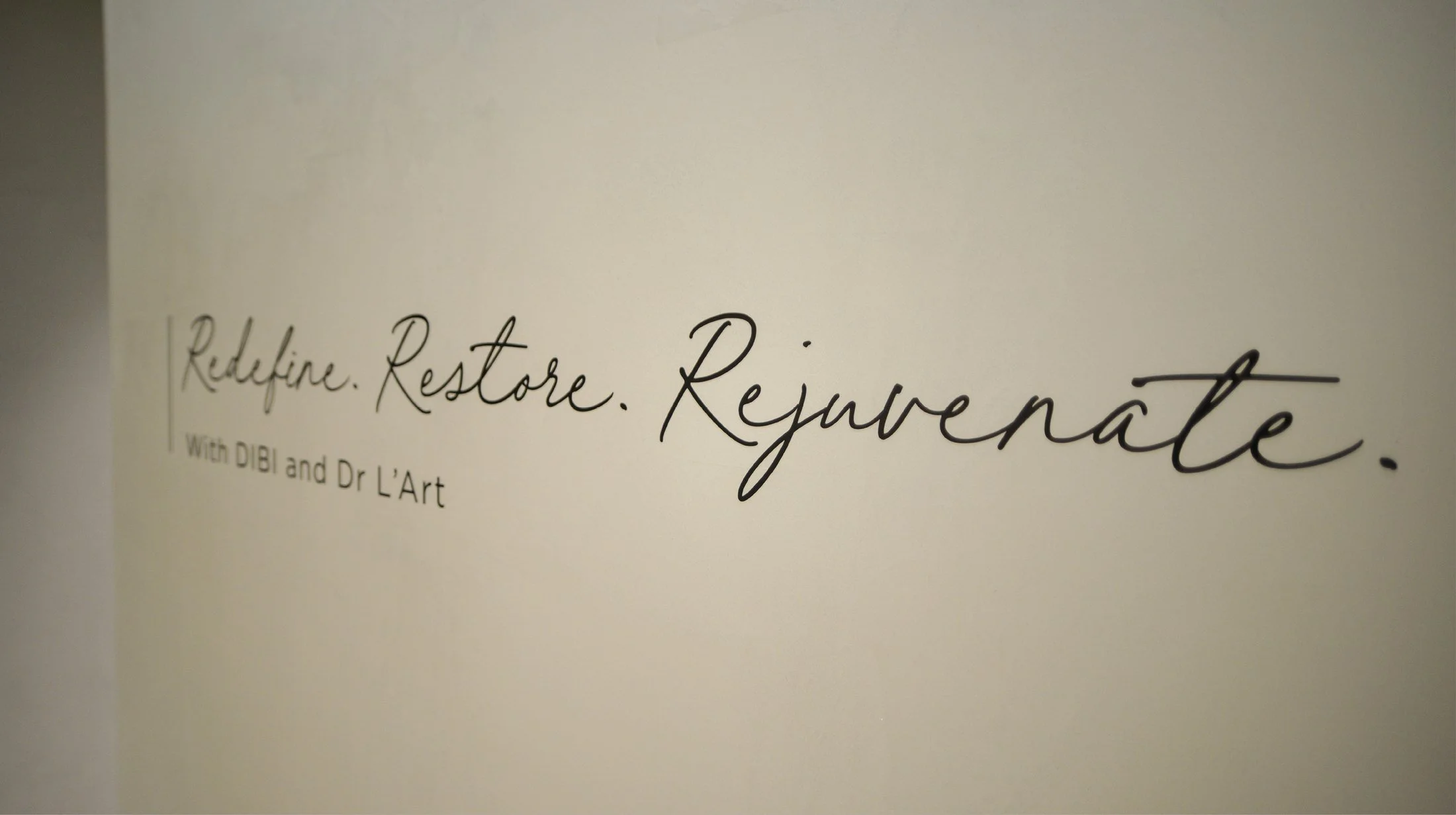 Dr-LArt-Oxford-street-clinic-hallway-vinyl-wall-graphic-decals.jpg