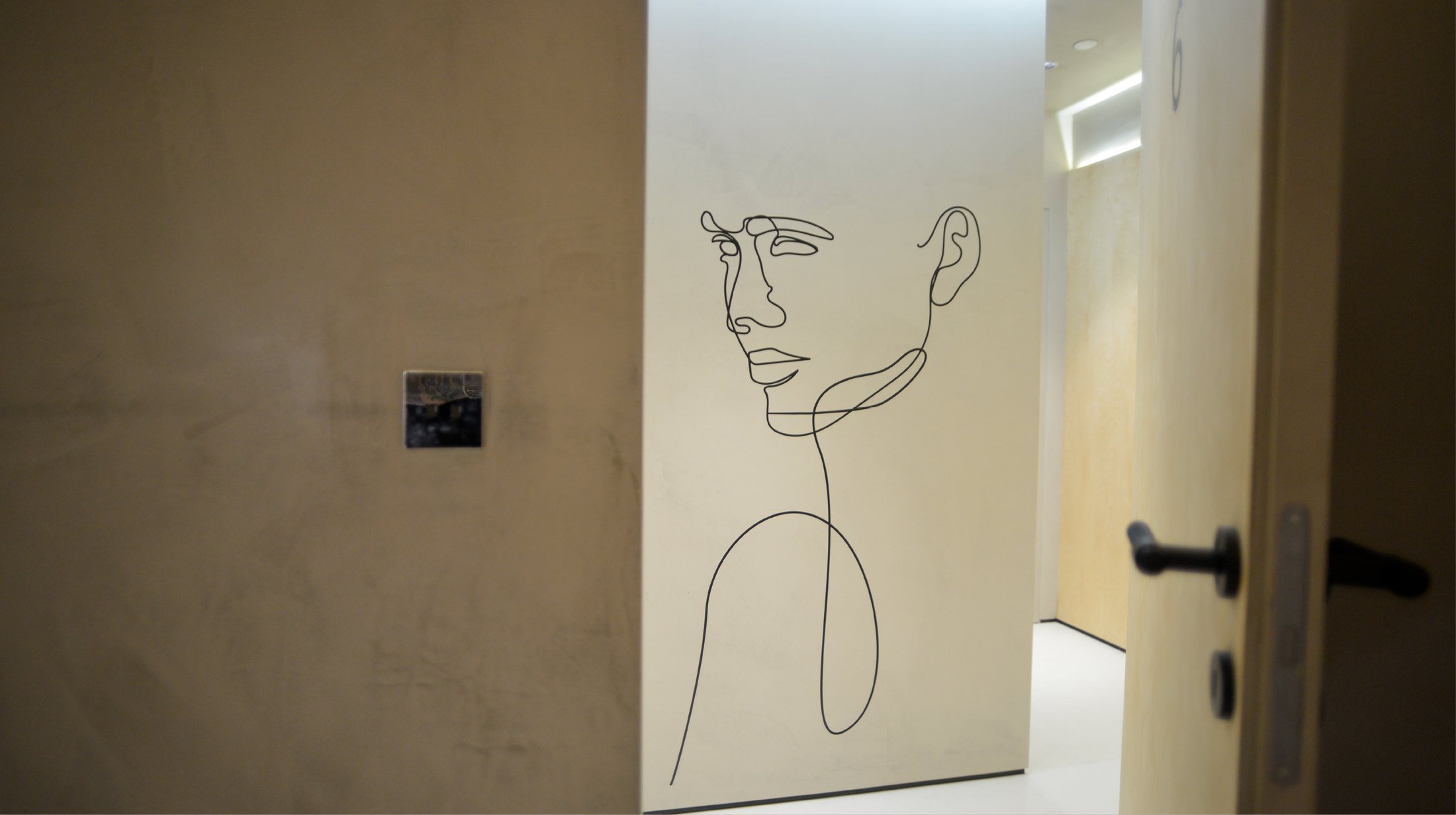 Dr-LArt-Oxford-street-clinic-hallway-large-illustration-grahic.jpg