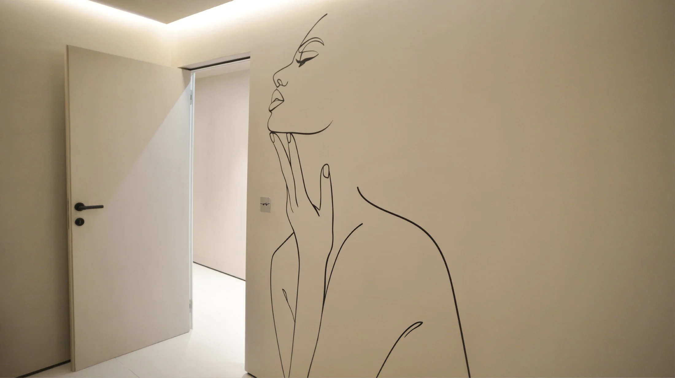 Dr-LArt-Oxford-street-clinic-large-wall-female-illustration-wall-graphic-decal.jpg