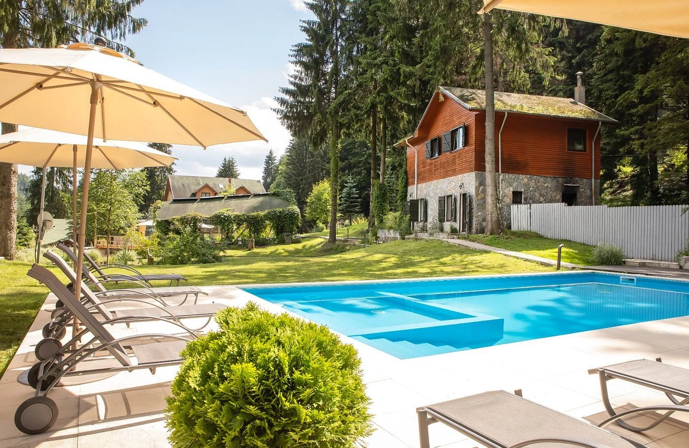 hadar-chalet 2.jpeg