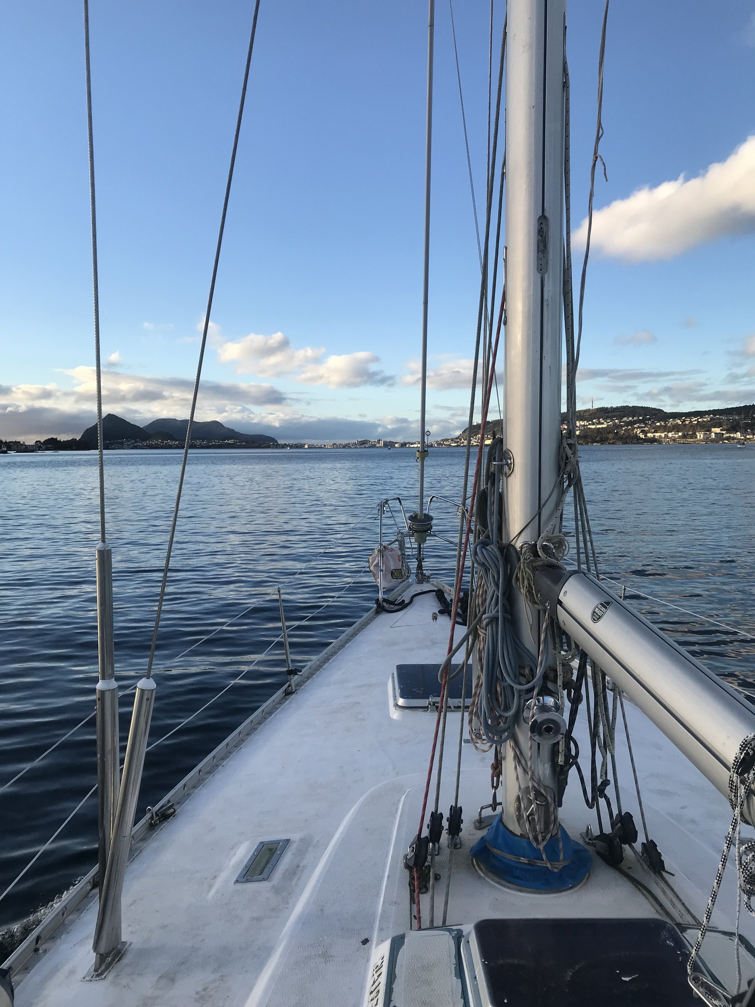 IW 40 Sailboat - Floating Field Lab