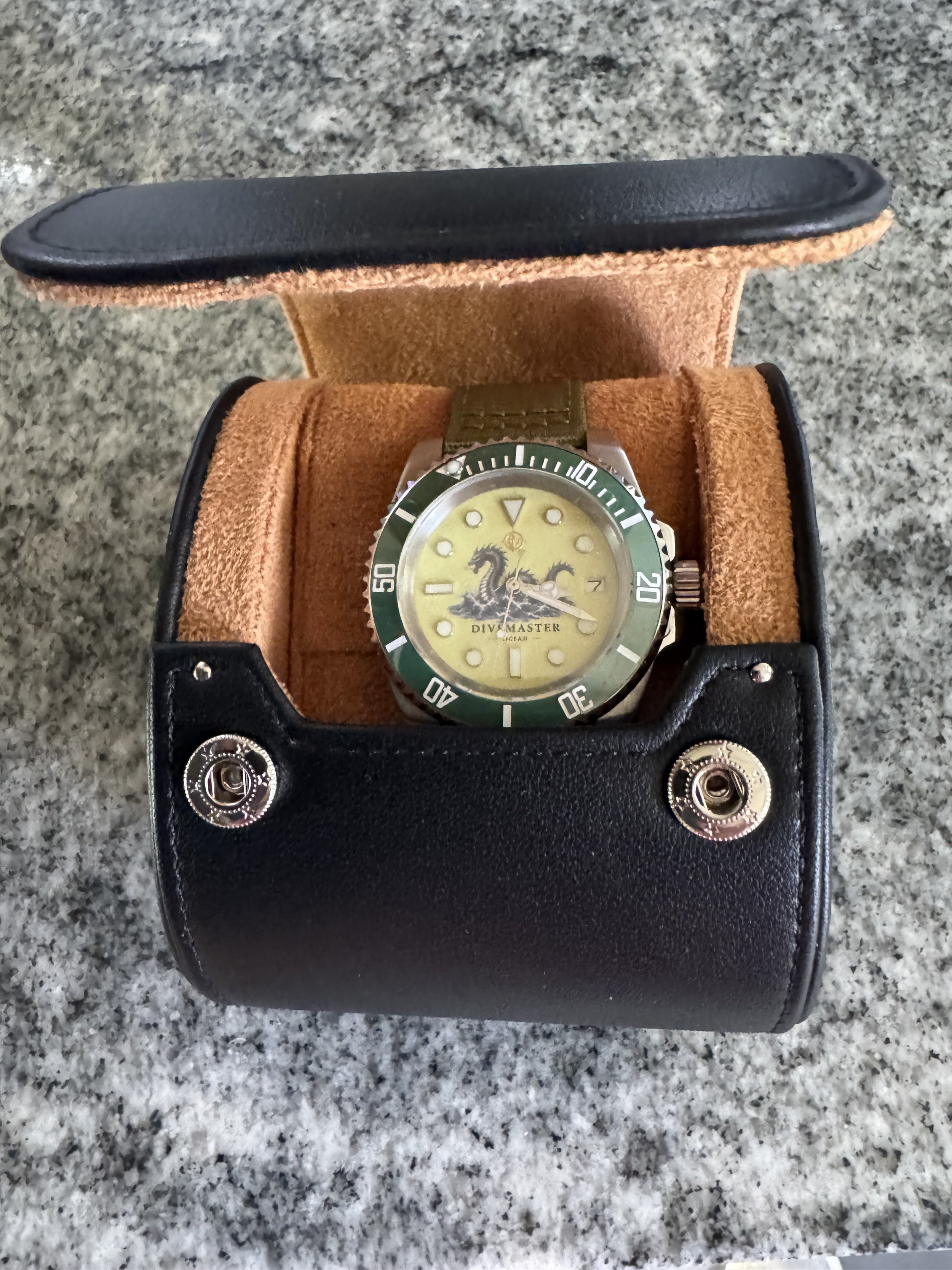 P001 DIVEMASTER OCEAN