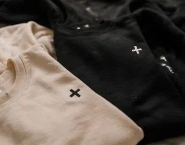 TWO COLOURS. ONE SIGNATURE.

No oversized branding.
No need to shout.

Just premium everyday pieces with a symbol the right people will recognise.

Black or cream. Which are you taking?

#VERSITY #BritishStreetwear #ThePlus #StreetwearUK #ChapterOne