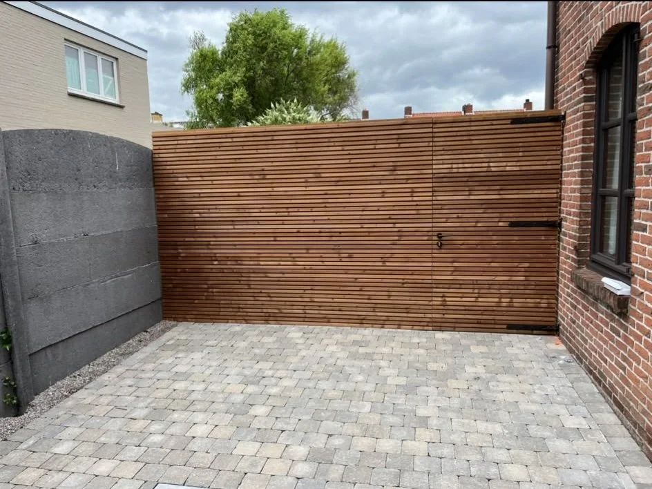 Houten Wand Met Poort Te Putte