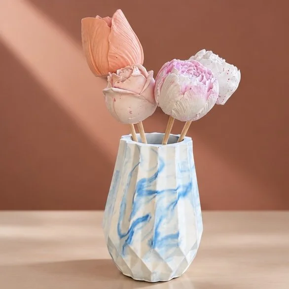 Vase marbré et ses 4 fleurs 🌷