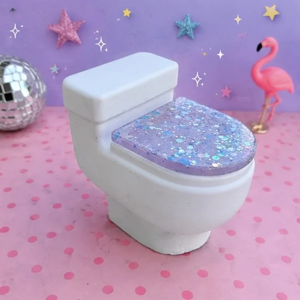 Cuvette avec couvercle amovible 🚽
