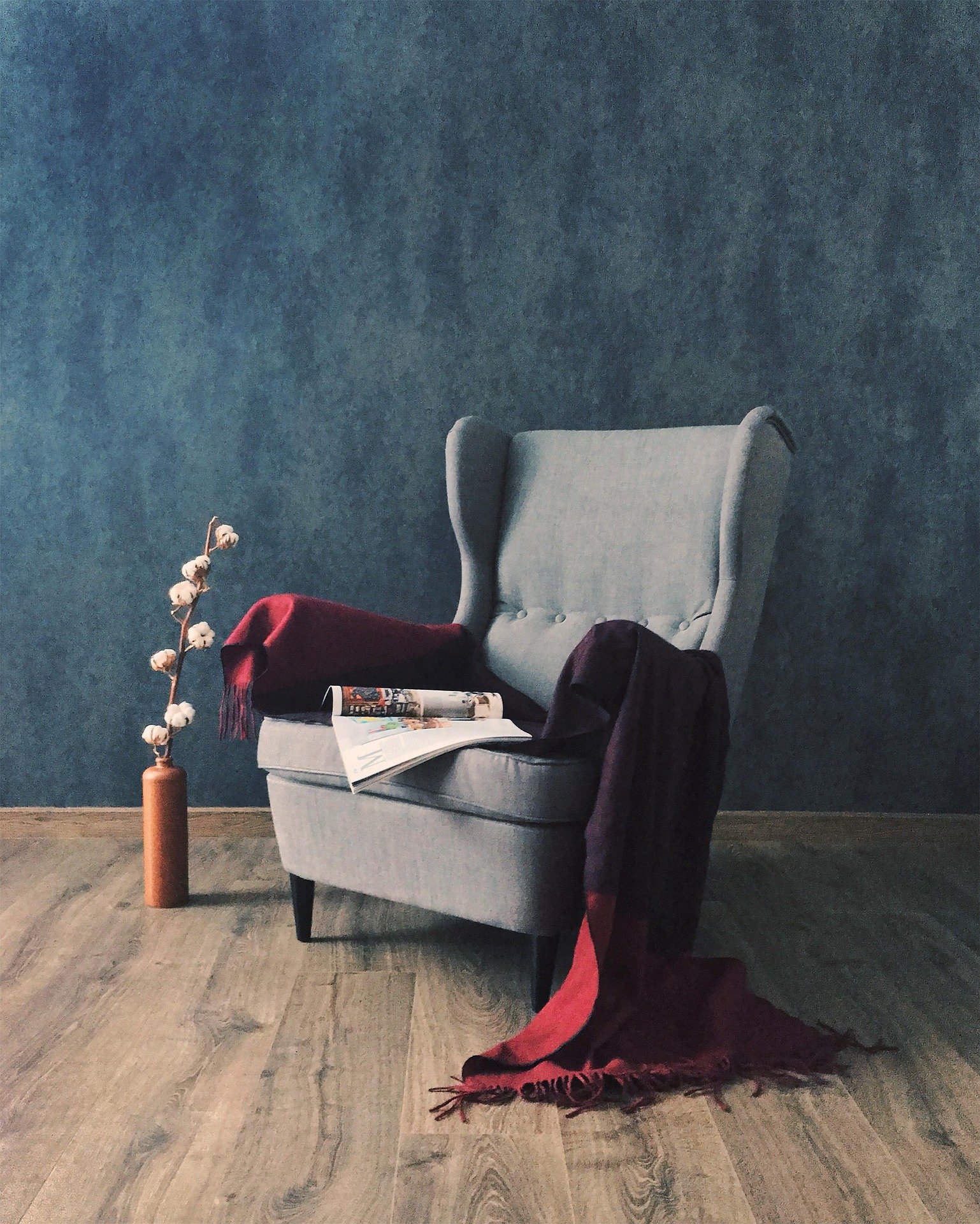 Cornice Reading Chair