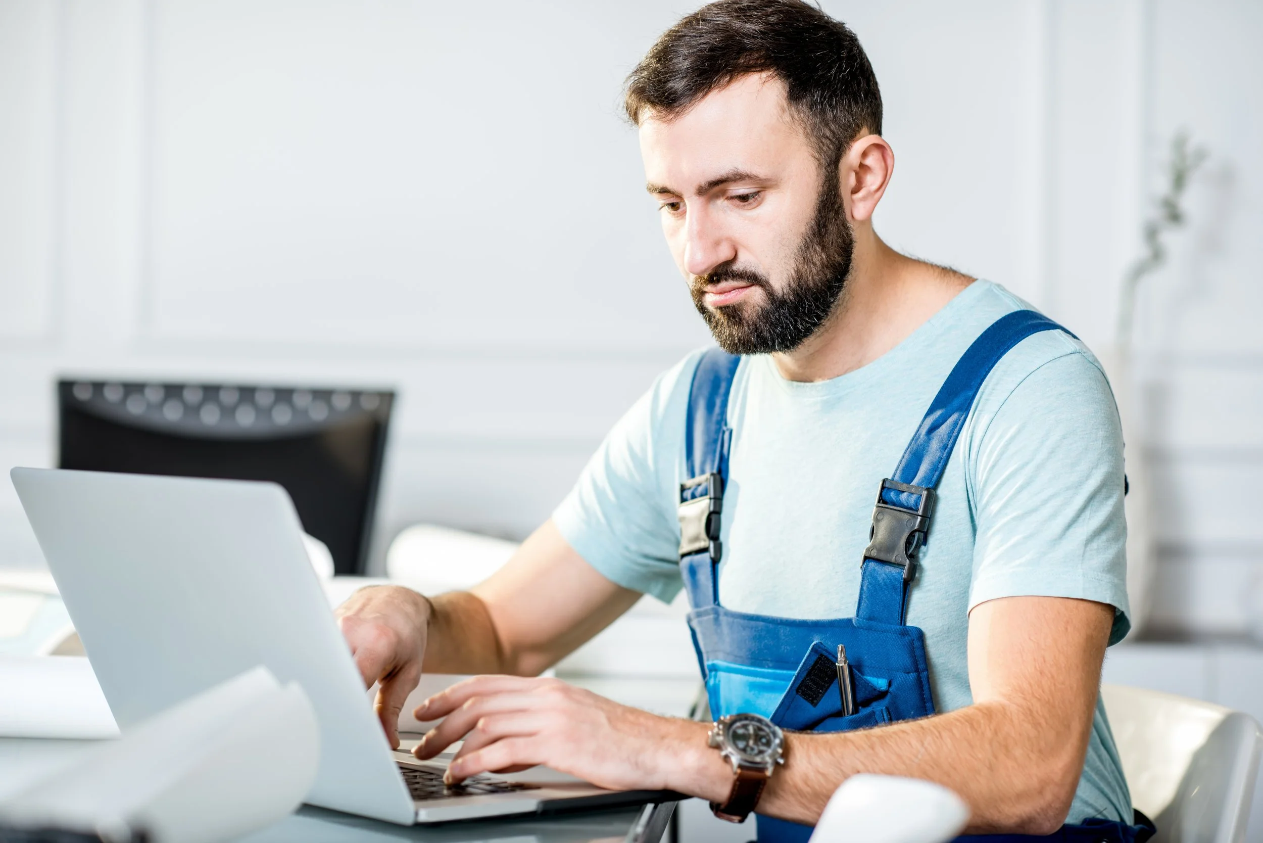 Best Marketing Channels for Electricians and Plumbers