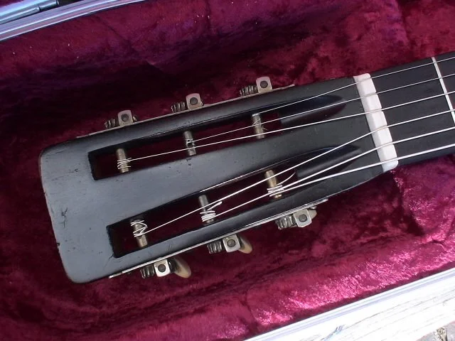 slotted peghead of a Martin 00-28, 1919