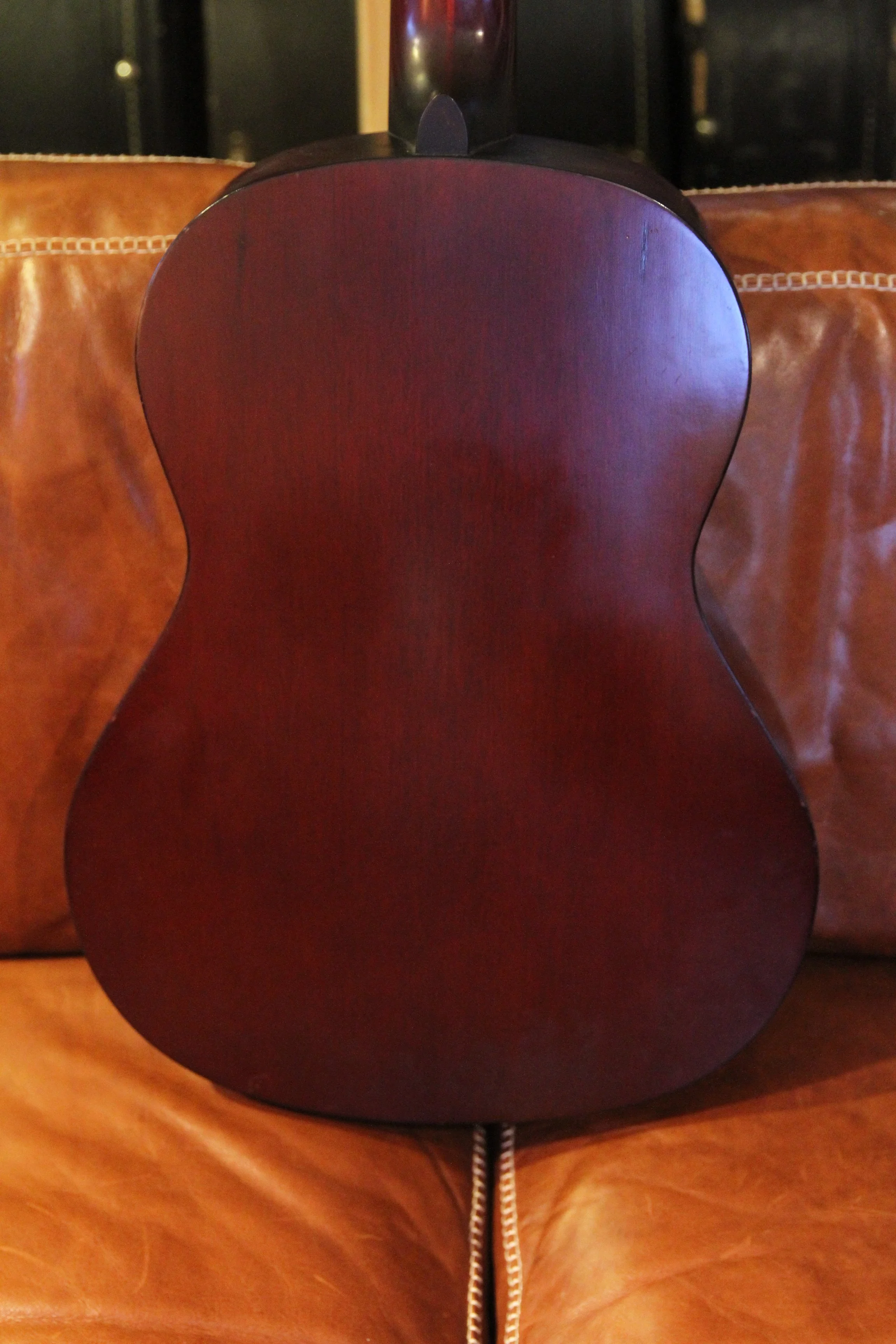 mahagony back of Guild Mark II
