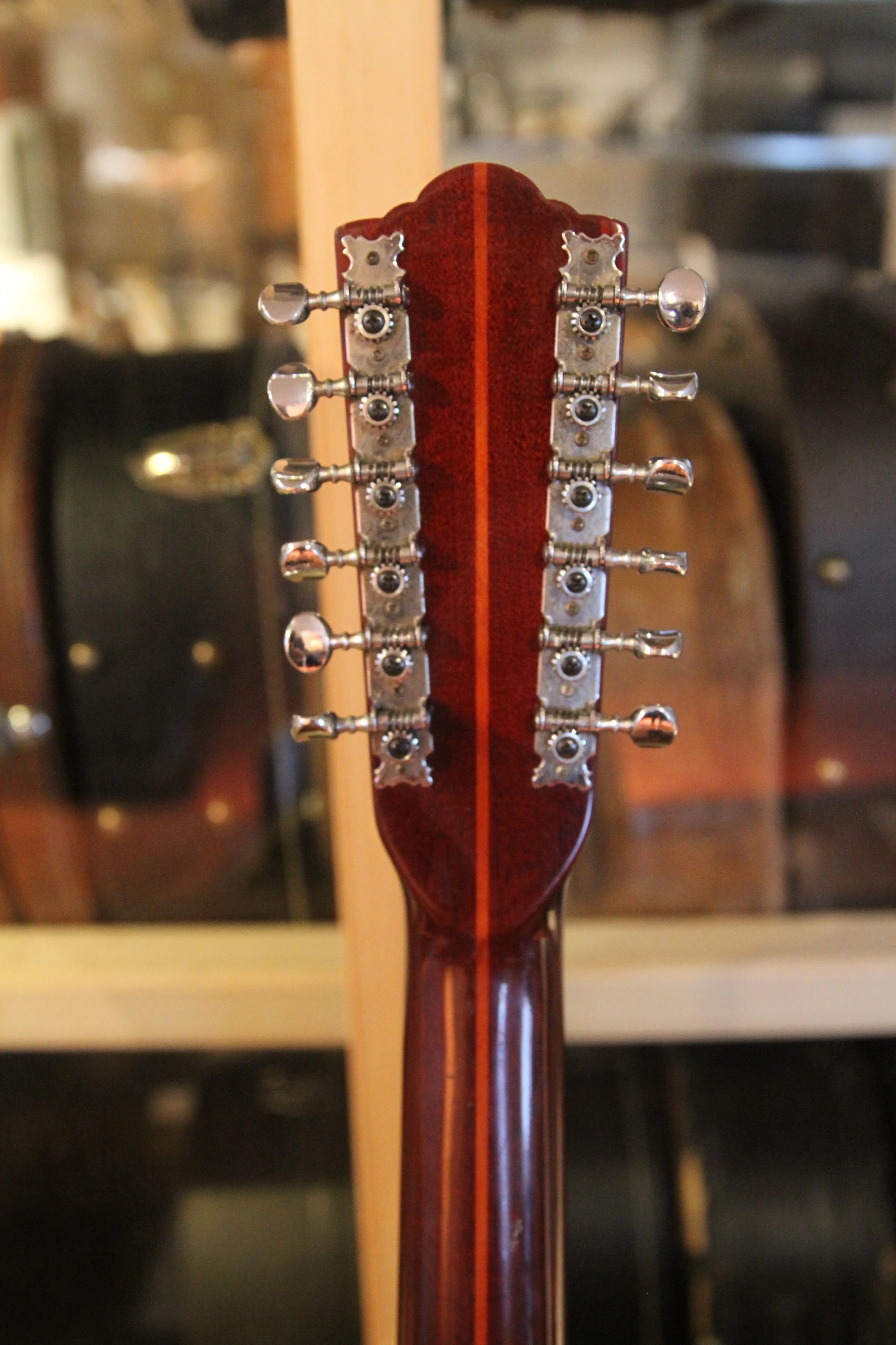 headstock back Guild F-212 XL