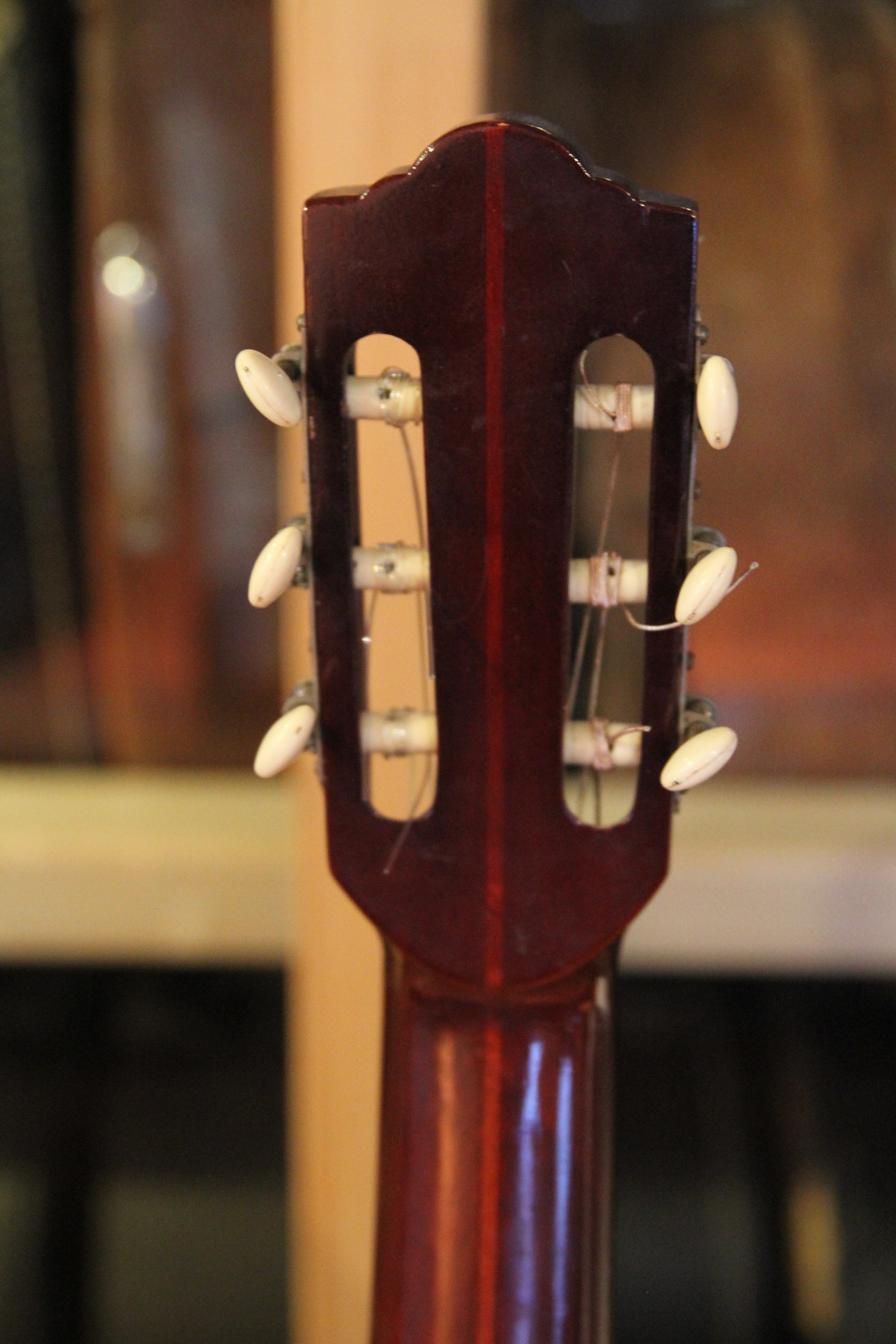 headstock back of Guild Mark II, 1964
