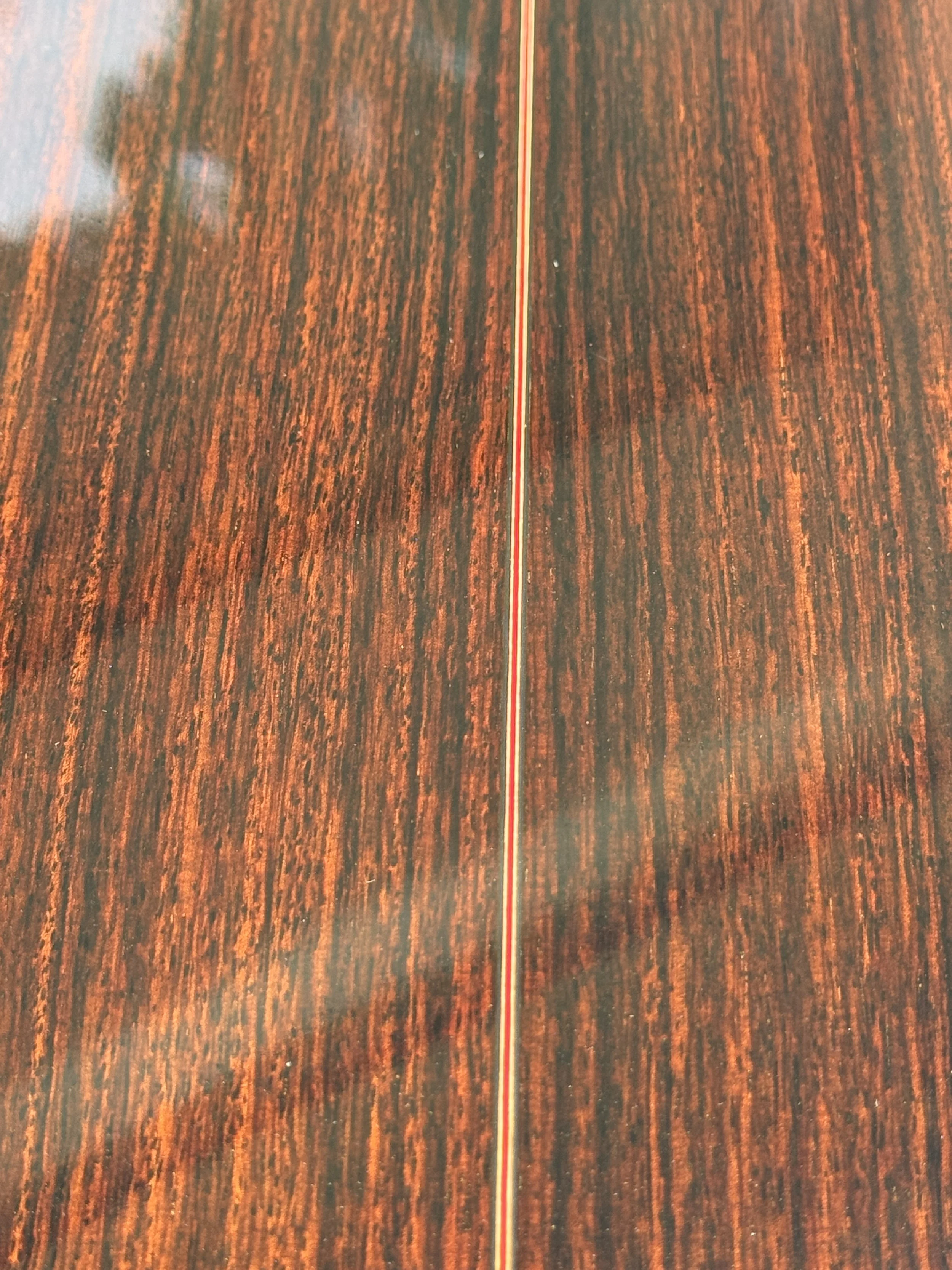 close up of rosewood grain back Taylor 855