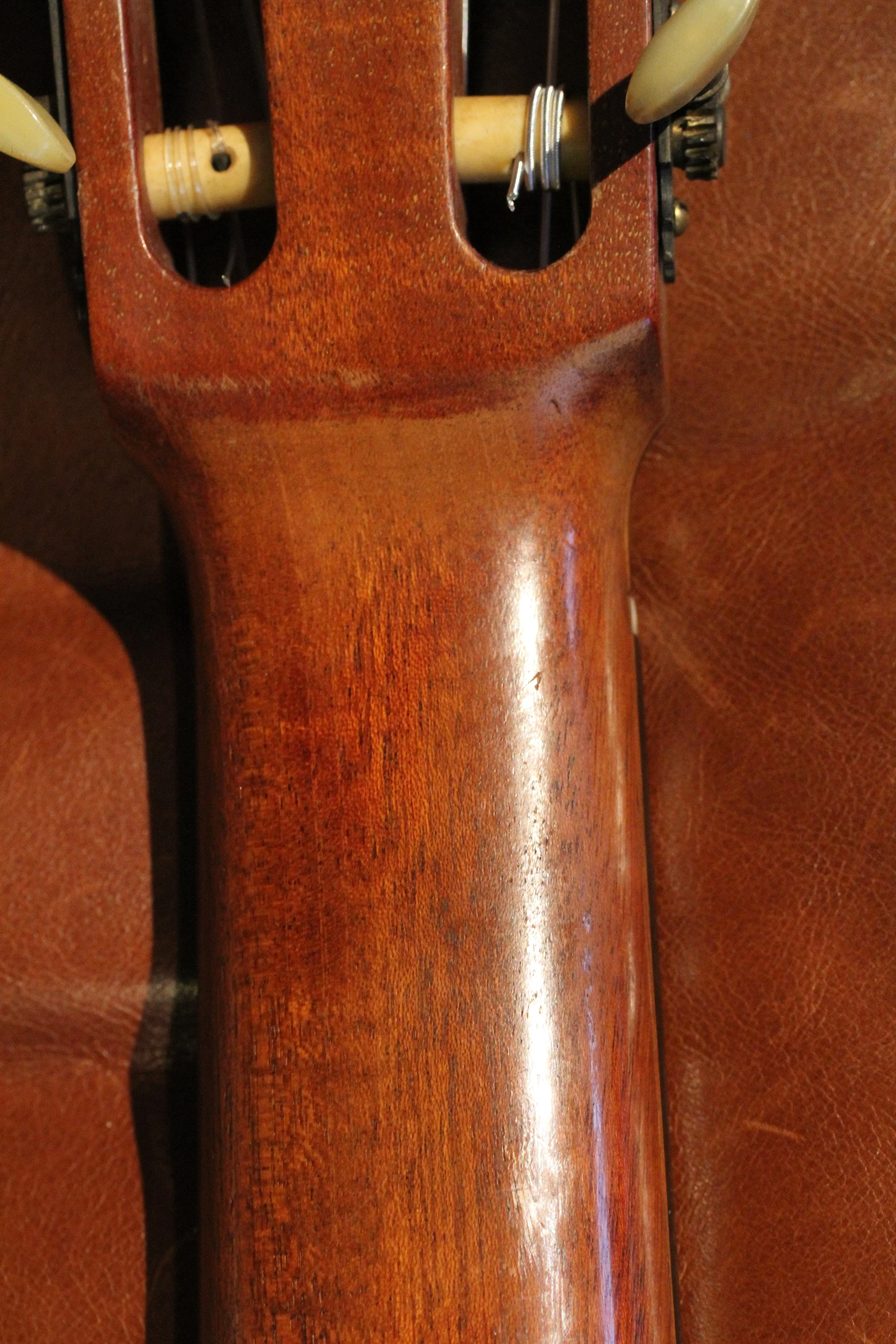 neck back of Manouk Papazzian guitar