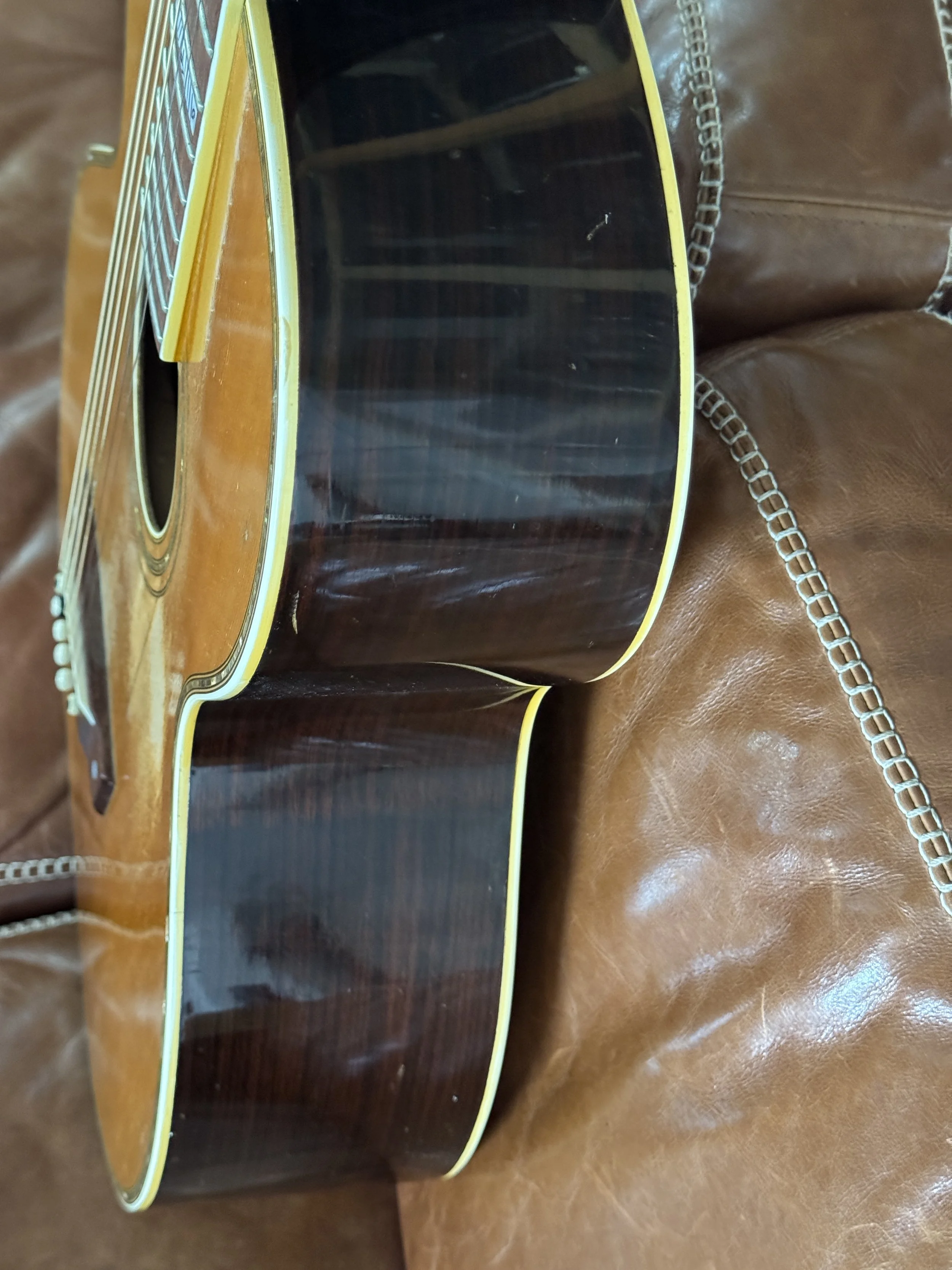 rosewood treble side Bronson Master Jumbo