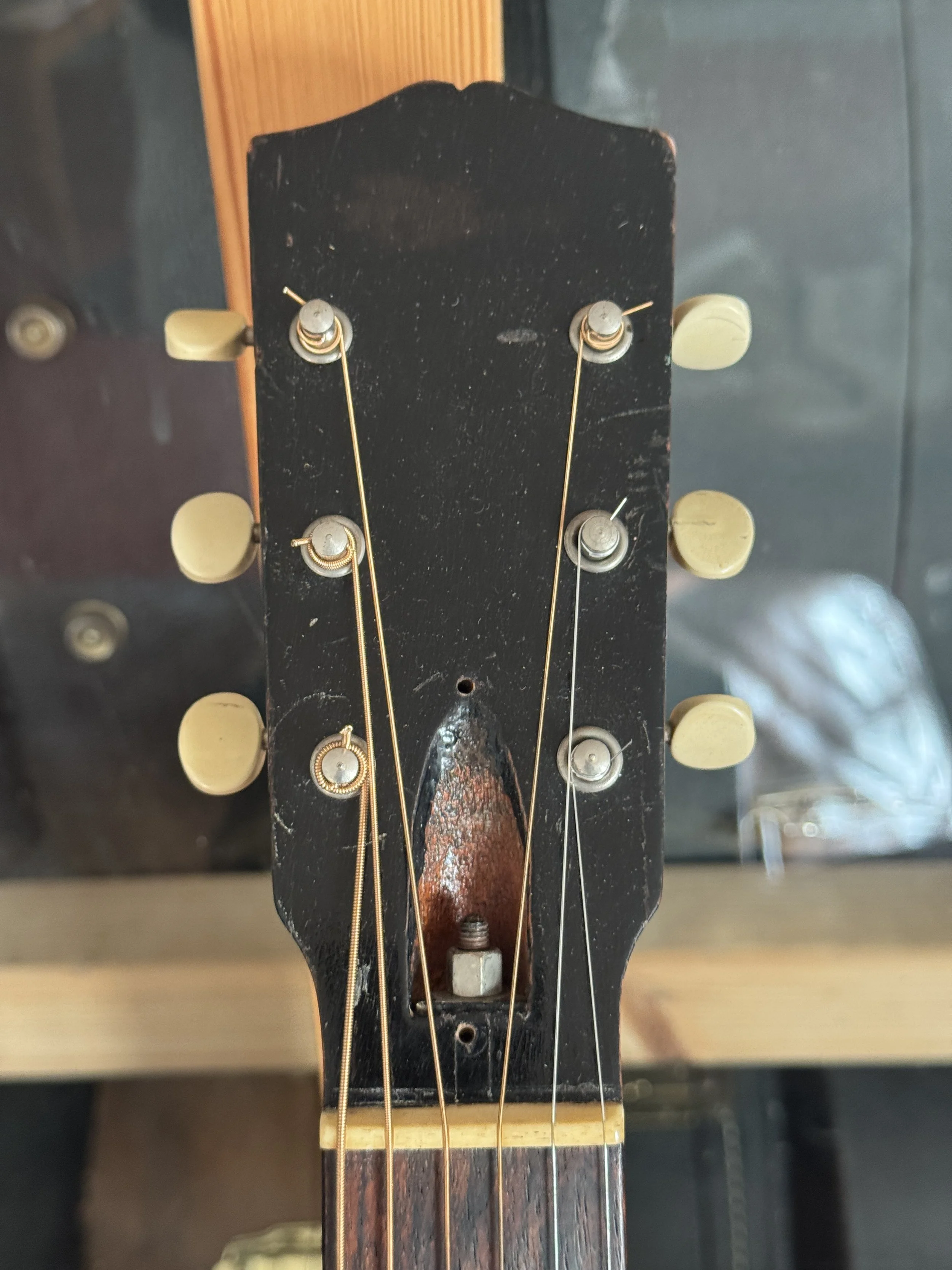 headstock Gibson HG-22 , visible trussrod