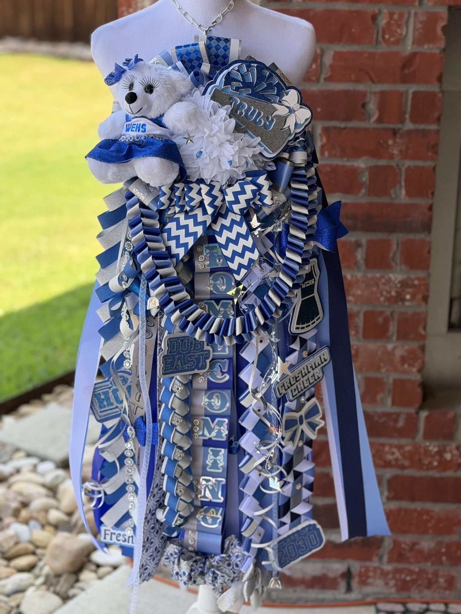 Freshman Mum with Light up Cutout and Bear