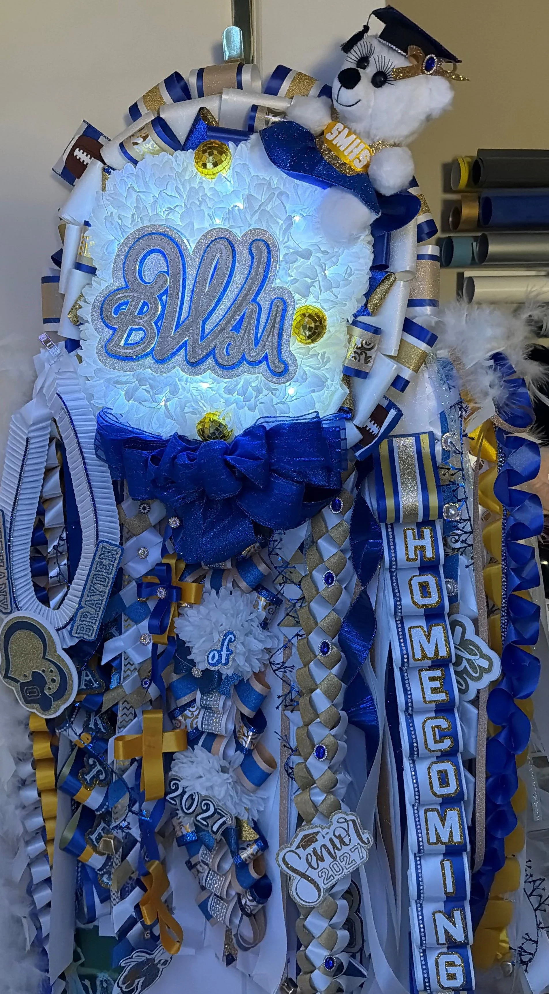 Quad Senior Mum with Light up Cutout