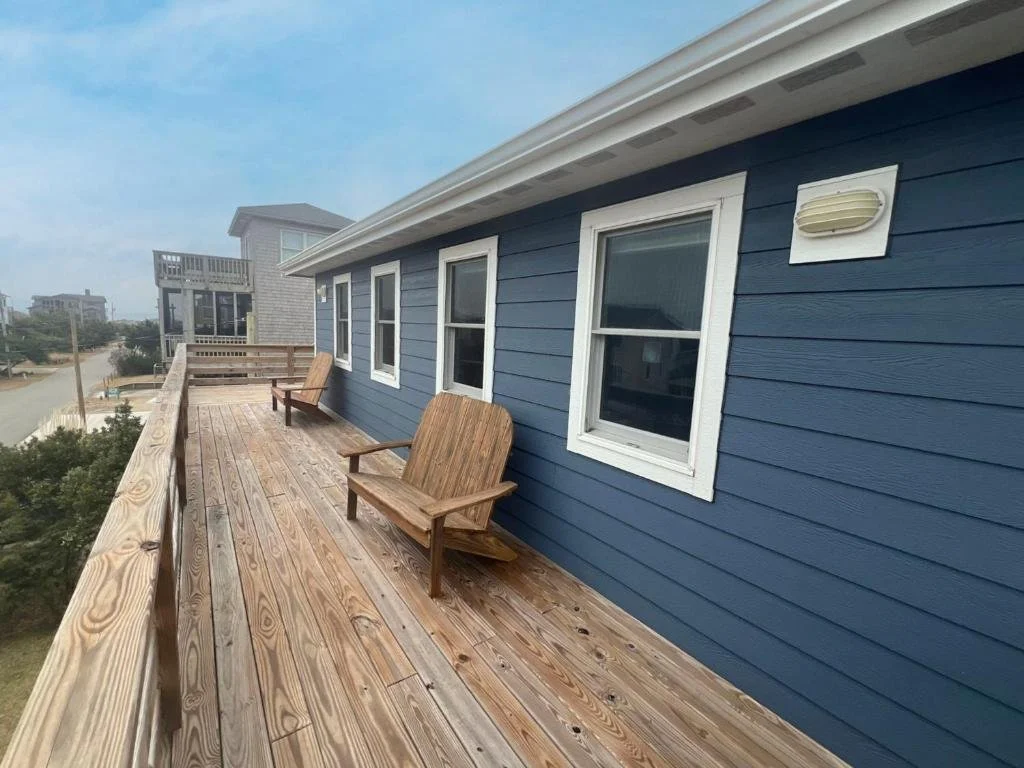 Sun deck on top level