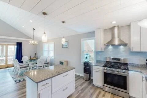 Gas stove with strong exhaust so nothing lingers