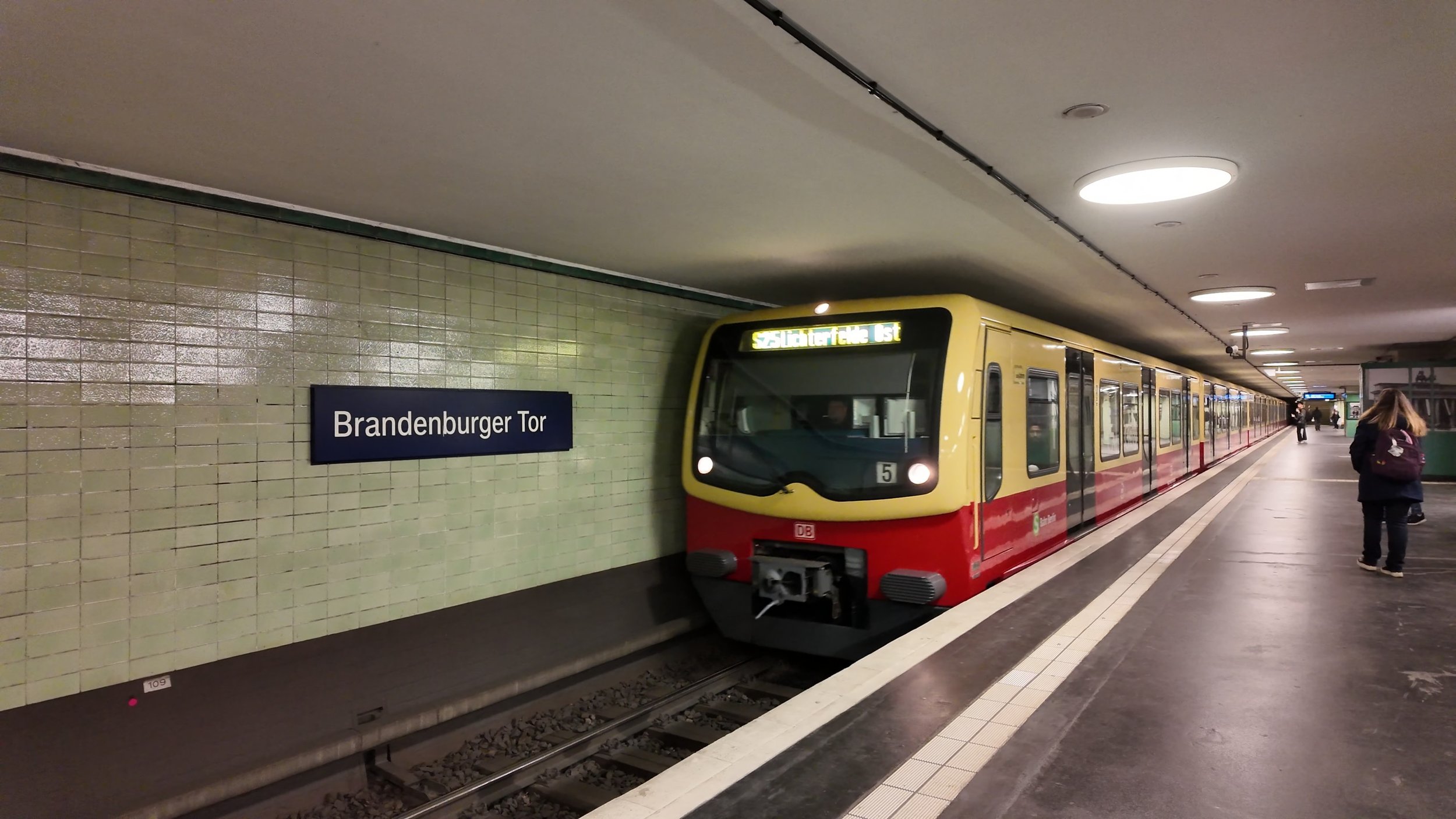 berlin subway communication