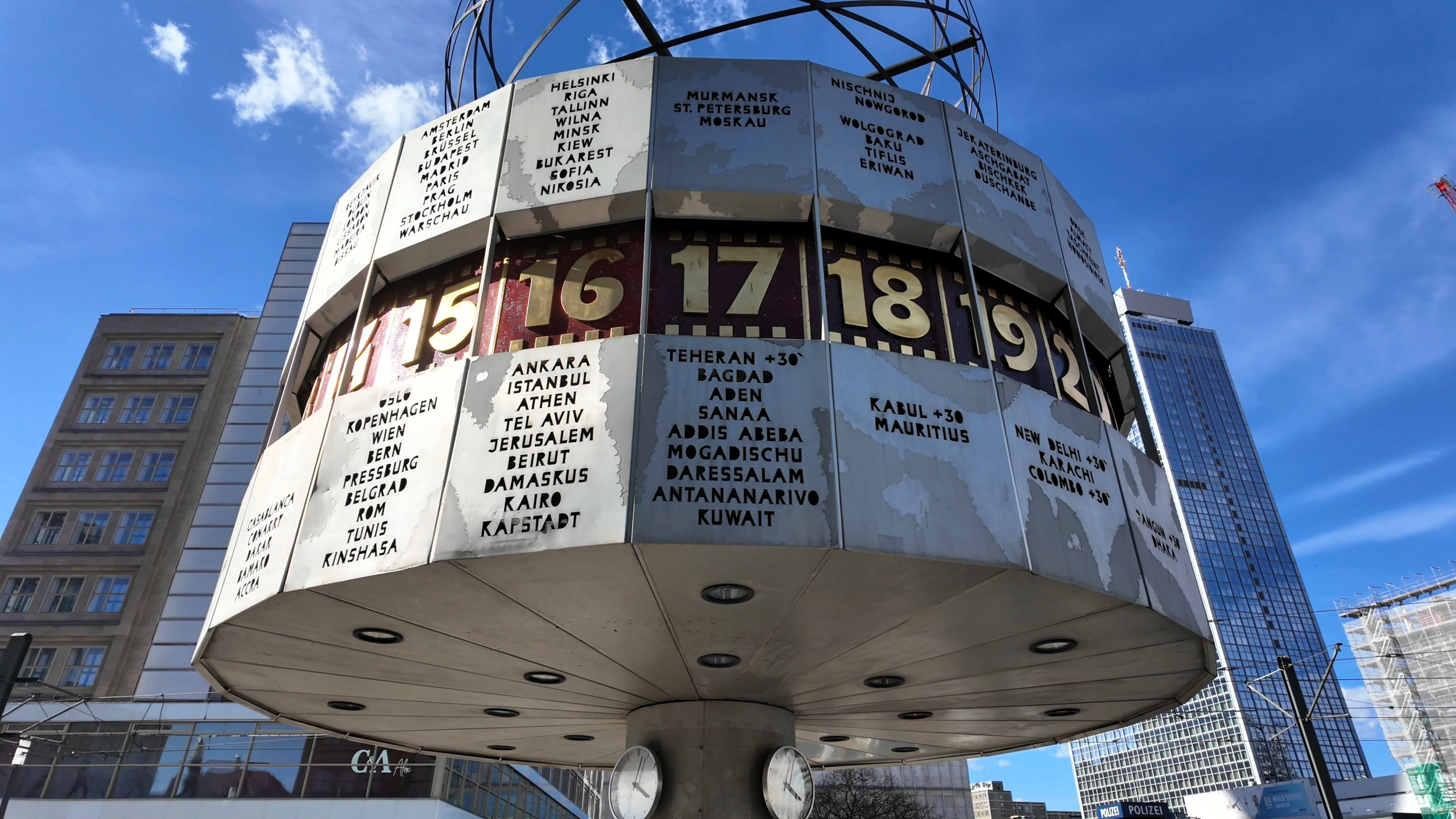 World Time Clock Weltzeituhr in Berlin
