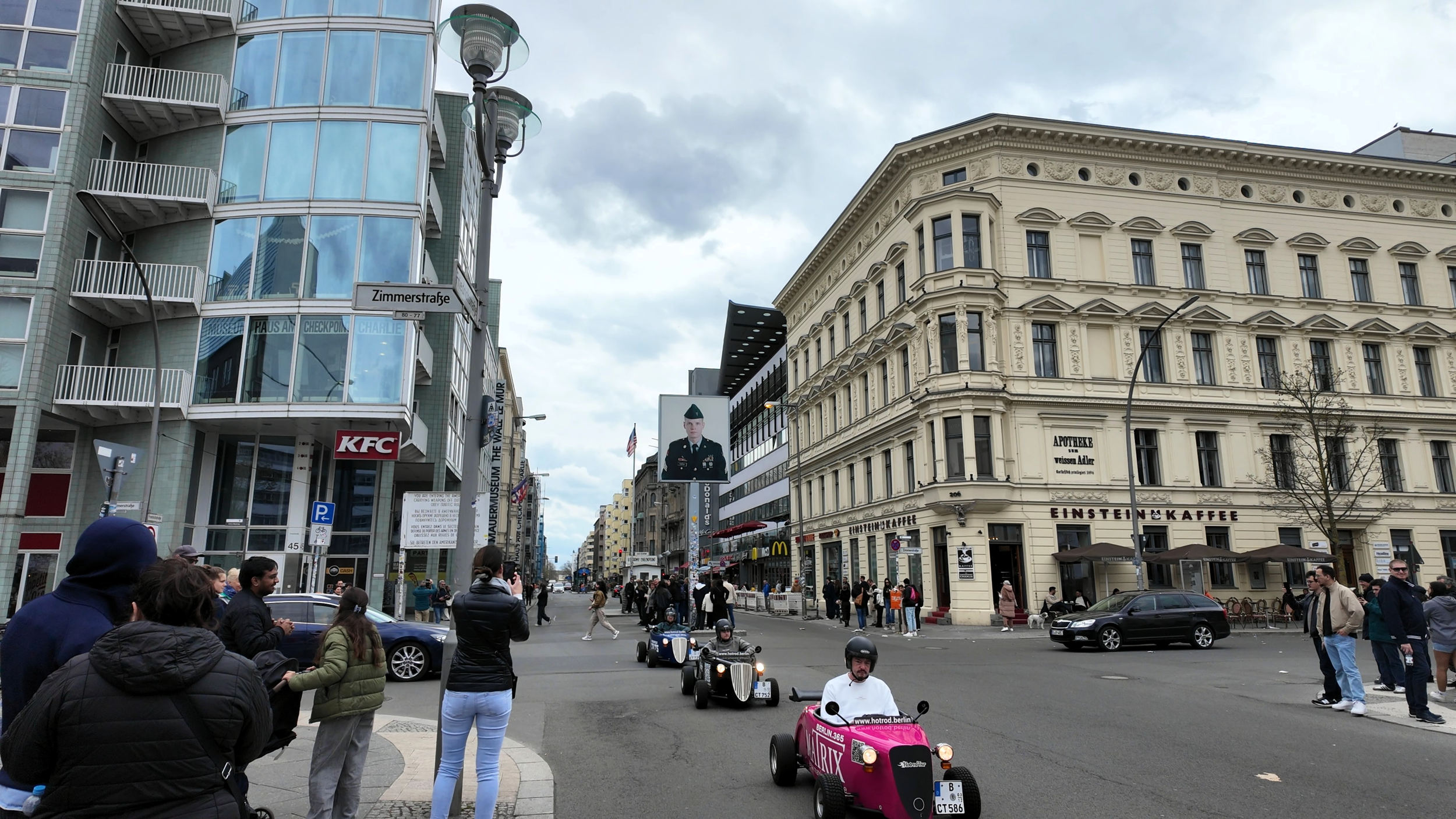 Checkpoint Charlie w Berlinie