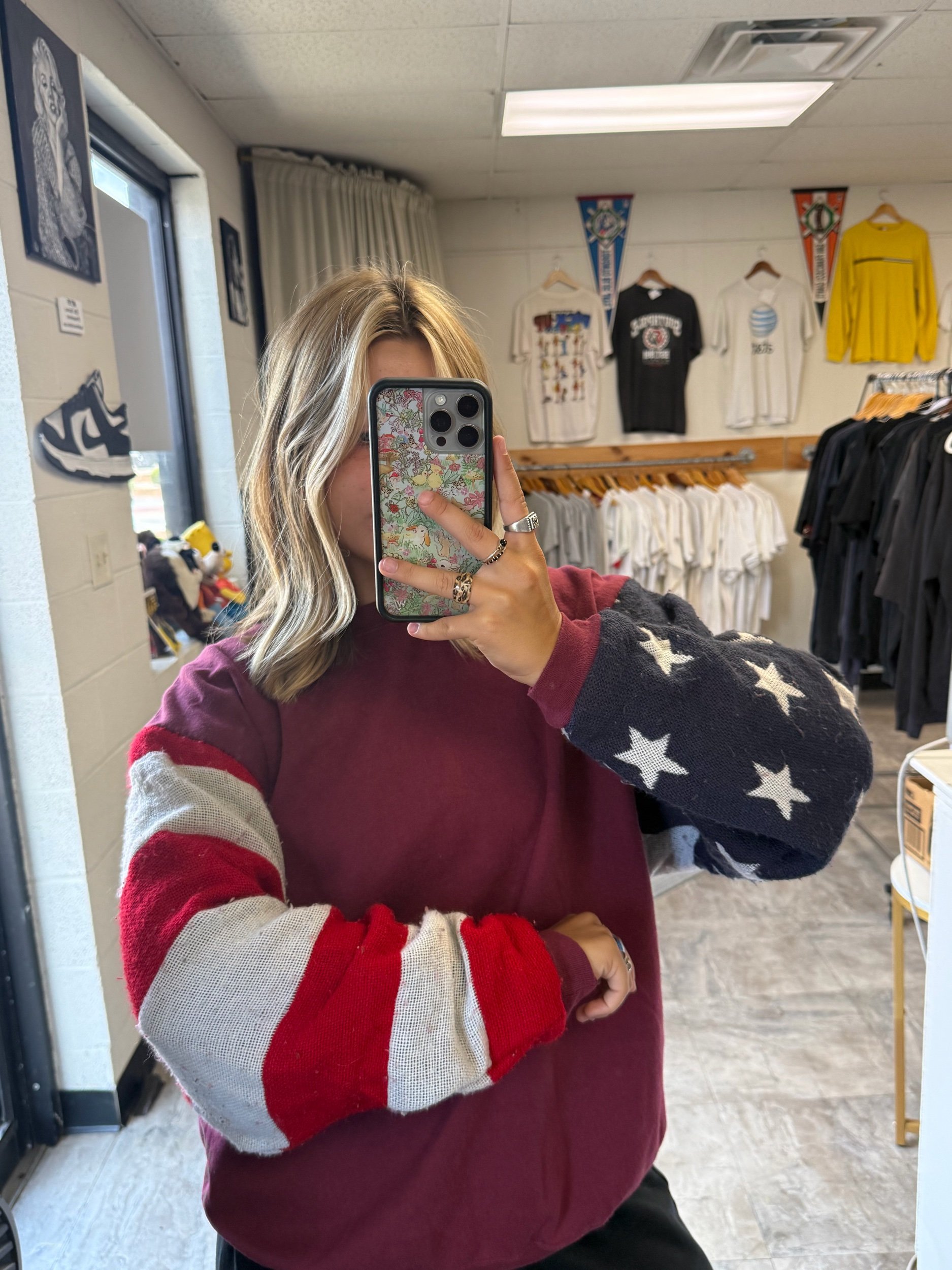 American crewneck with tapestry sleeves