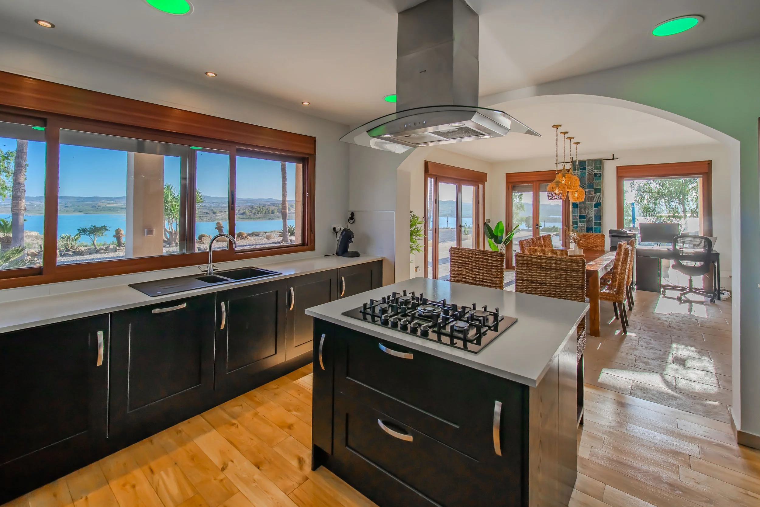 Kitchen image 1.jpg