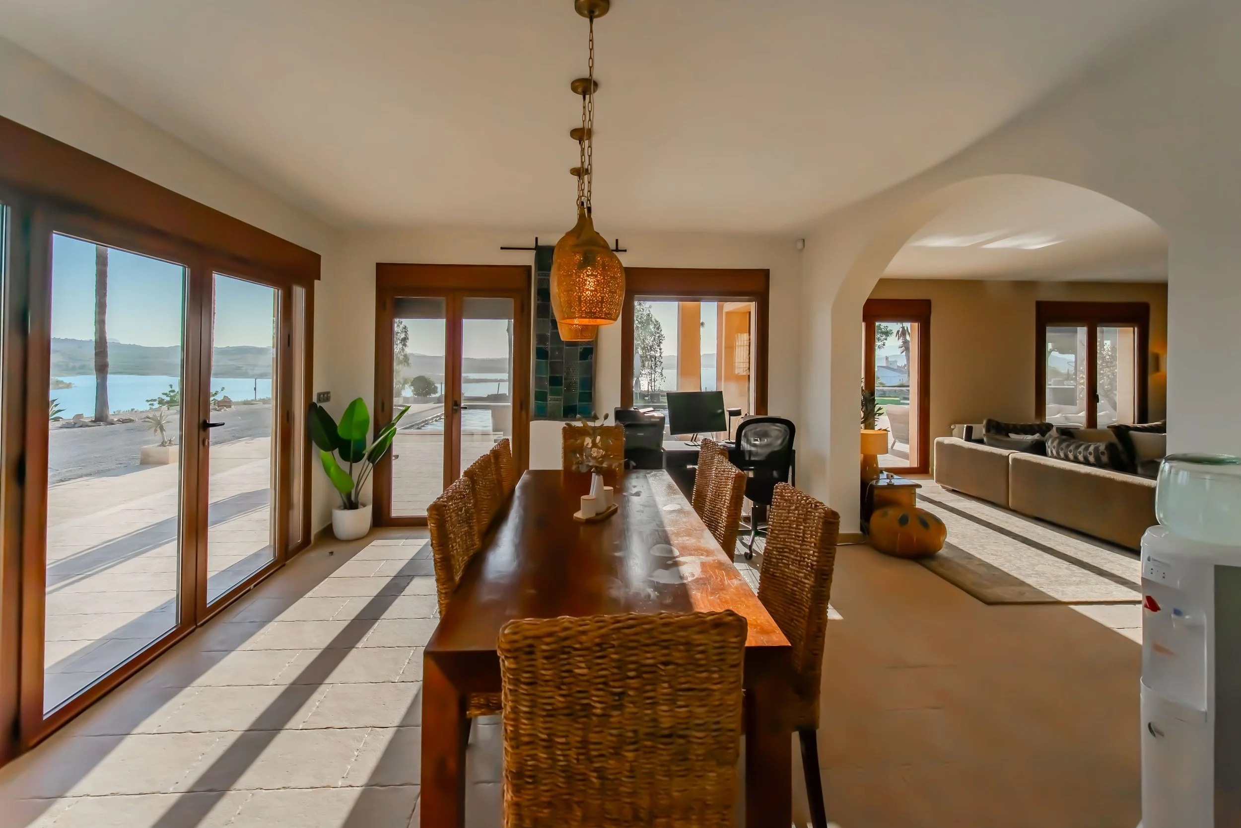 dining image 1.jpg