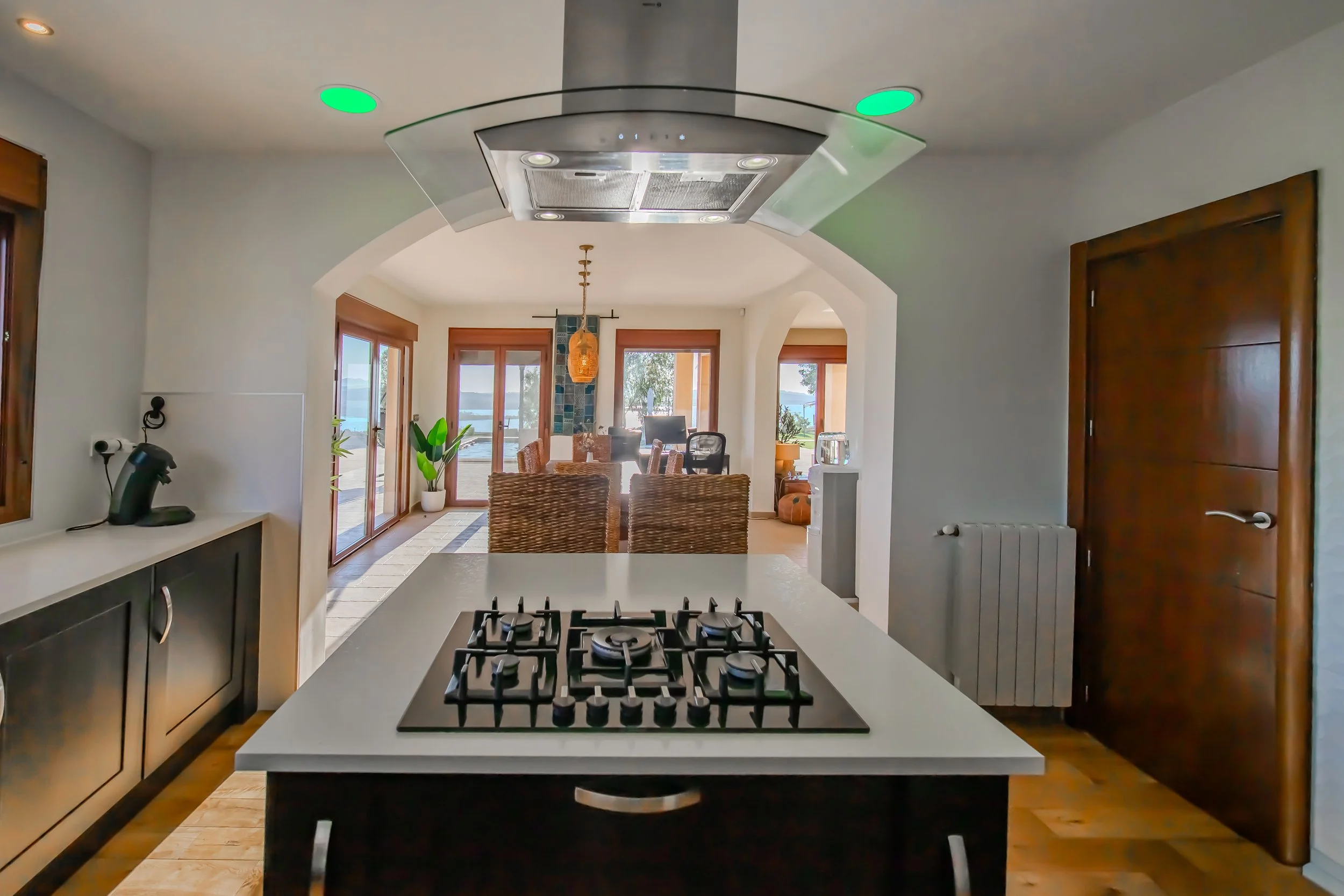 Kitchen image 2.jpg