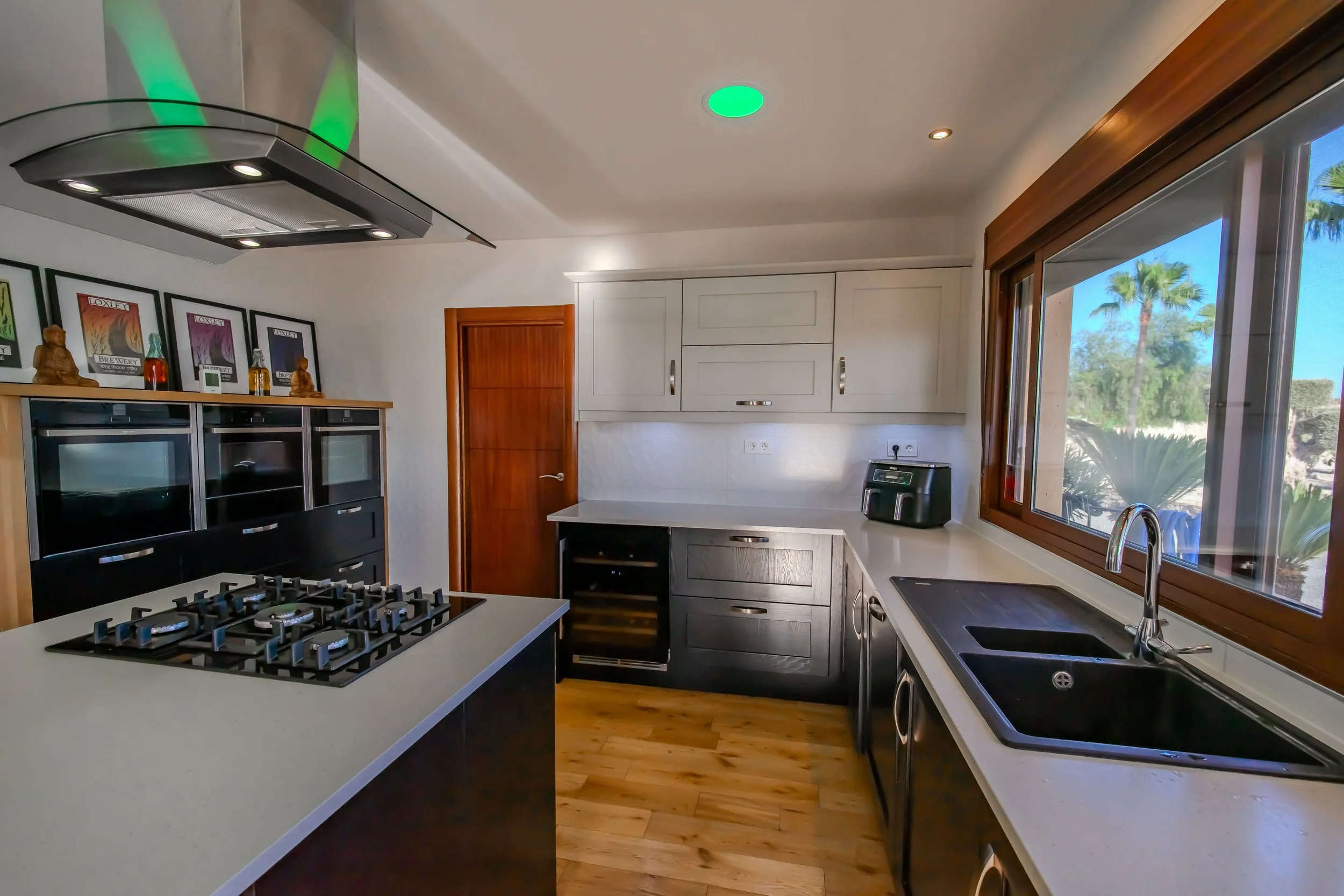 kitchen image 4.jpg