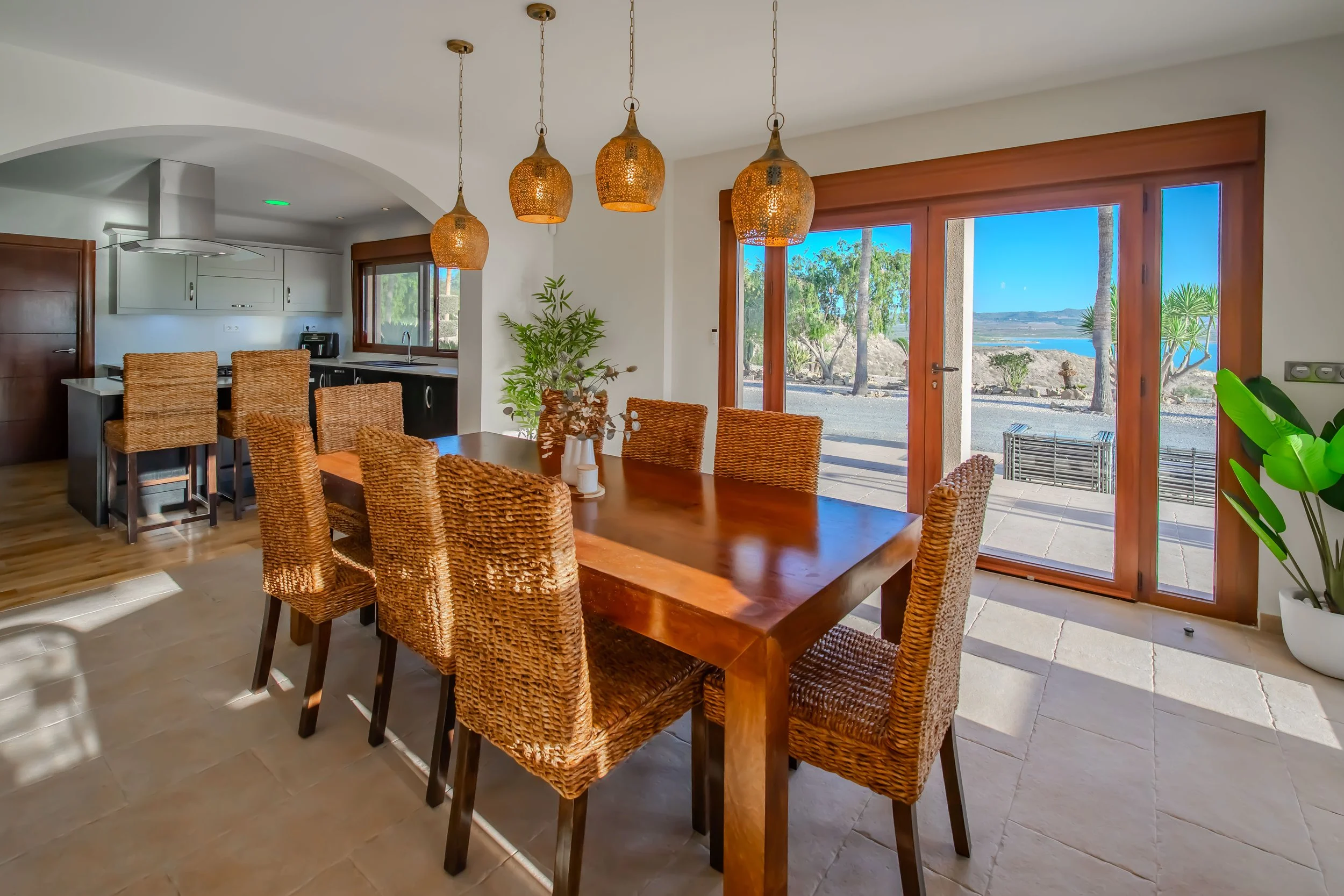 Dining image 2.jpg