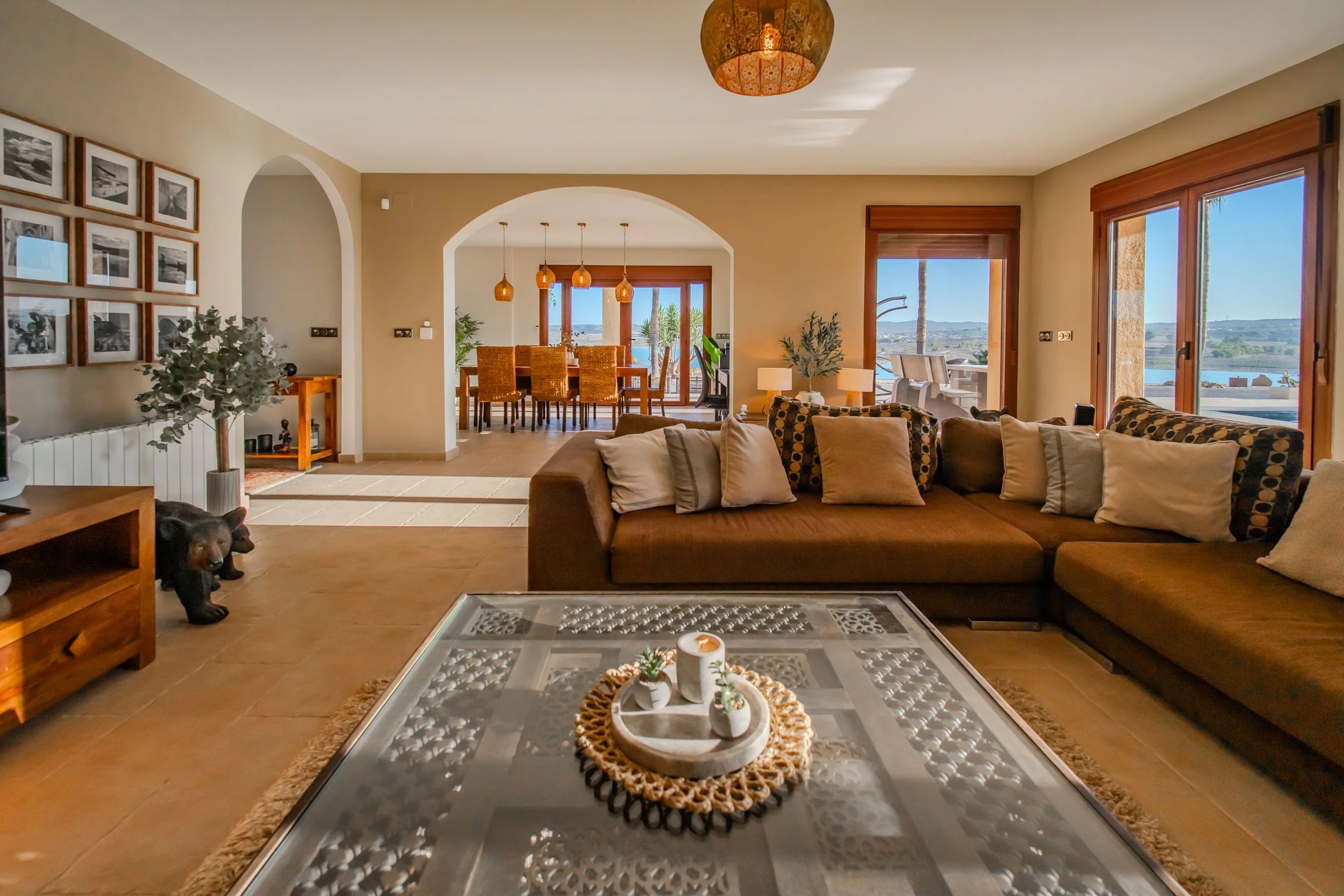 lounge image 6.jpg