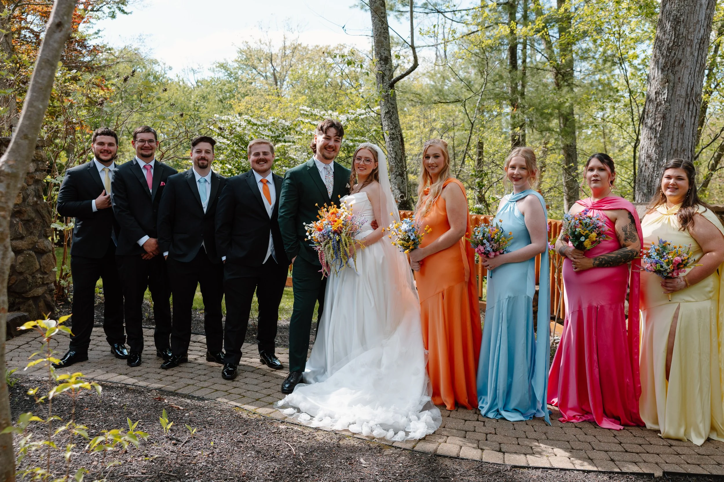 landolls-mohican-castle-wedding-party-group.jpg
