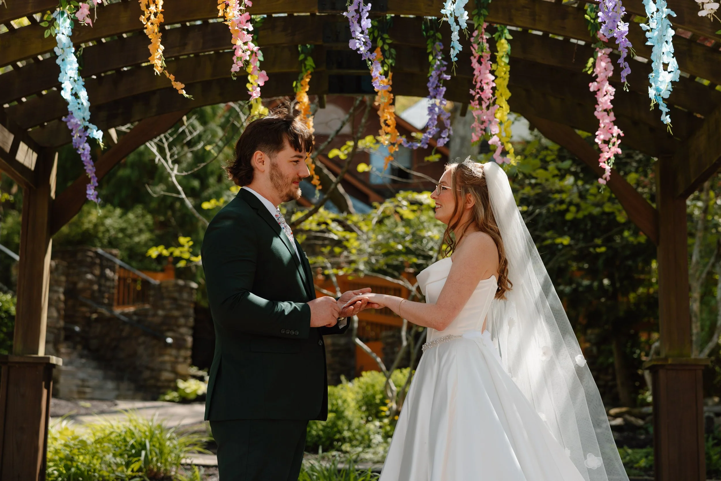 landolls-mohican-castle-outdoor-ceremony.jpg