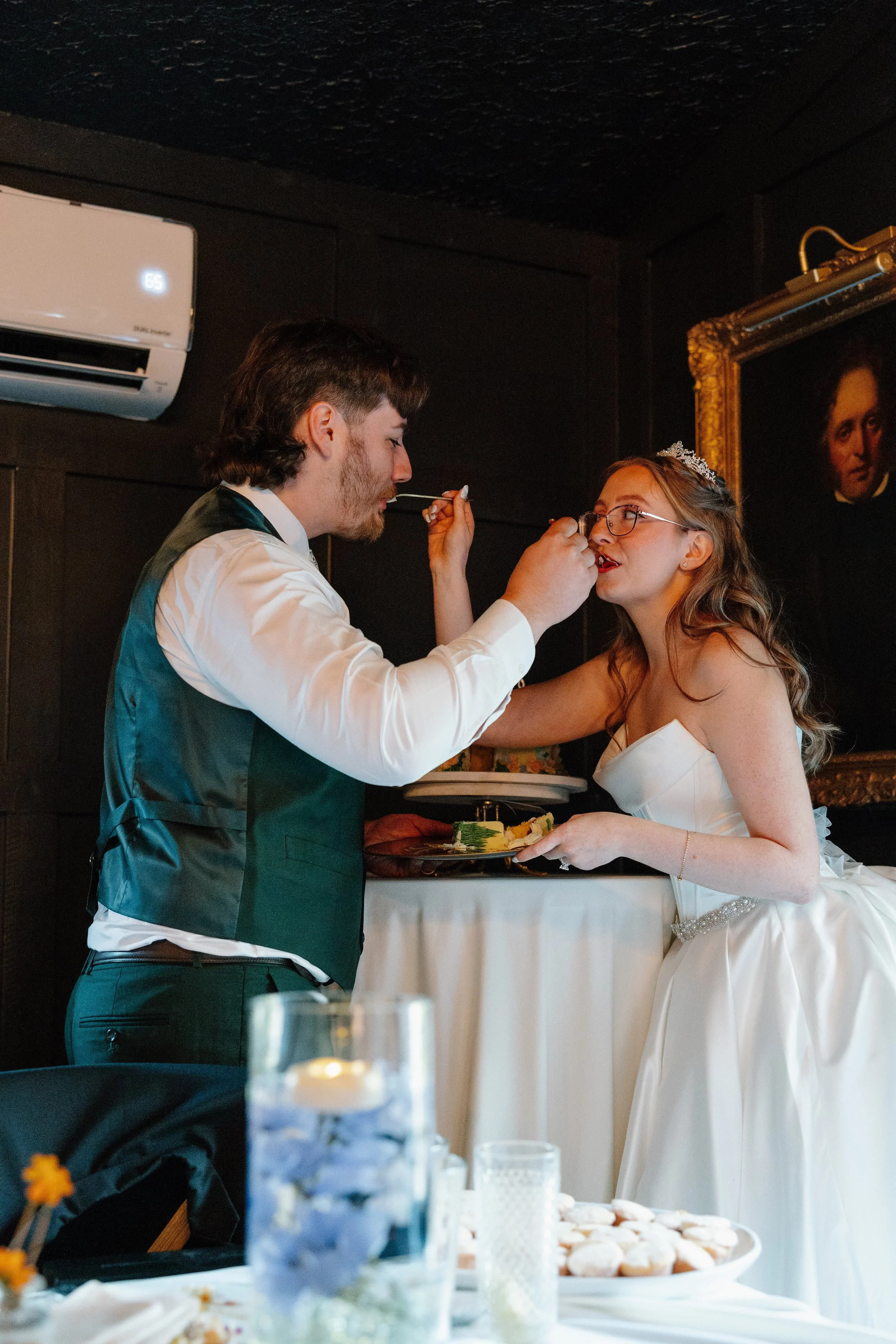 cake-cutting-tradition-mohican-castle-wedding.jpg