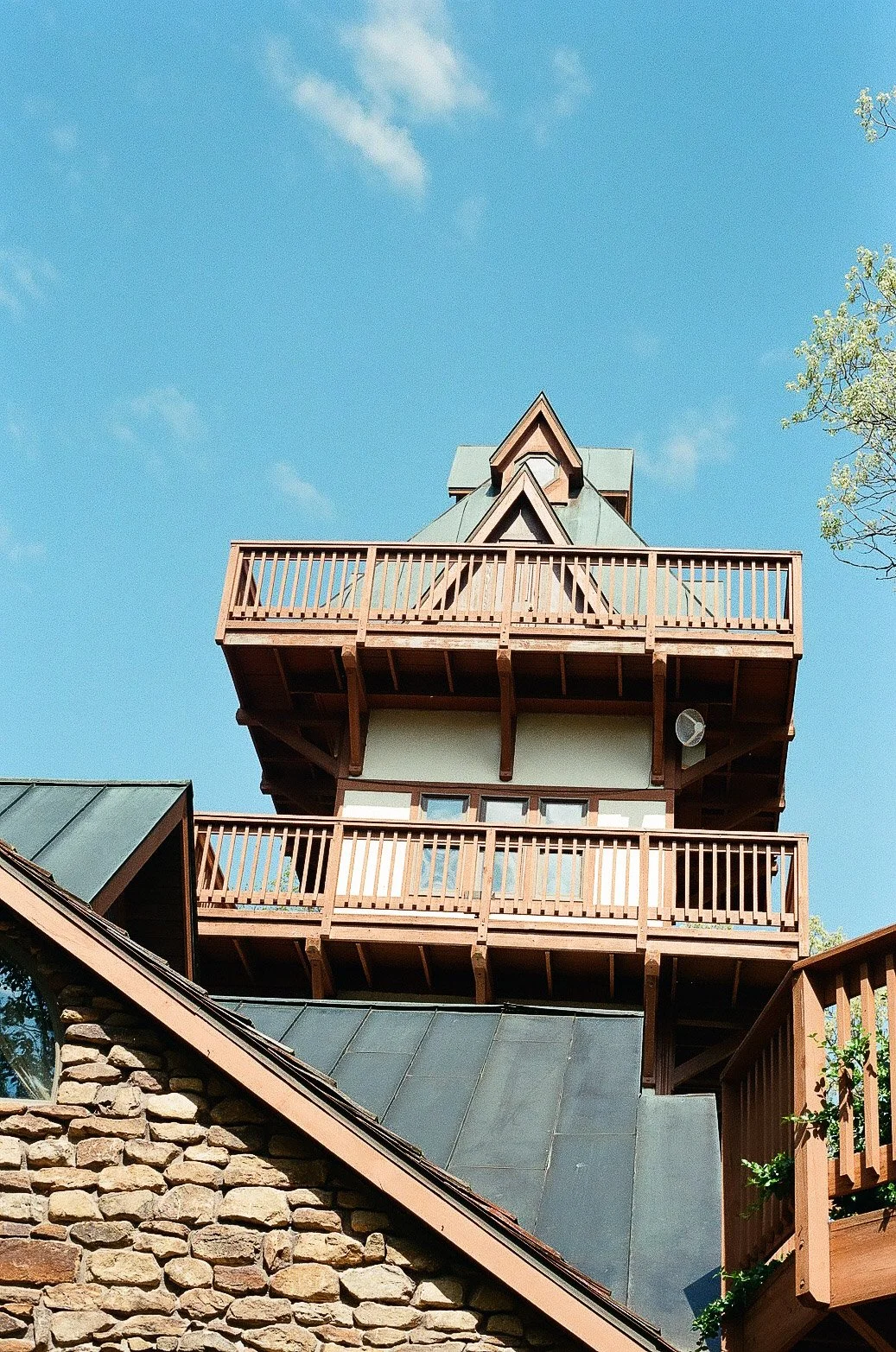 landolls-mohican-castle-tower-architecture.jpg